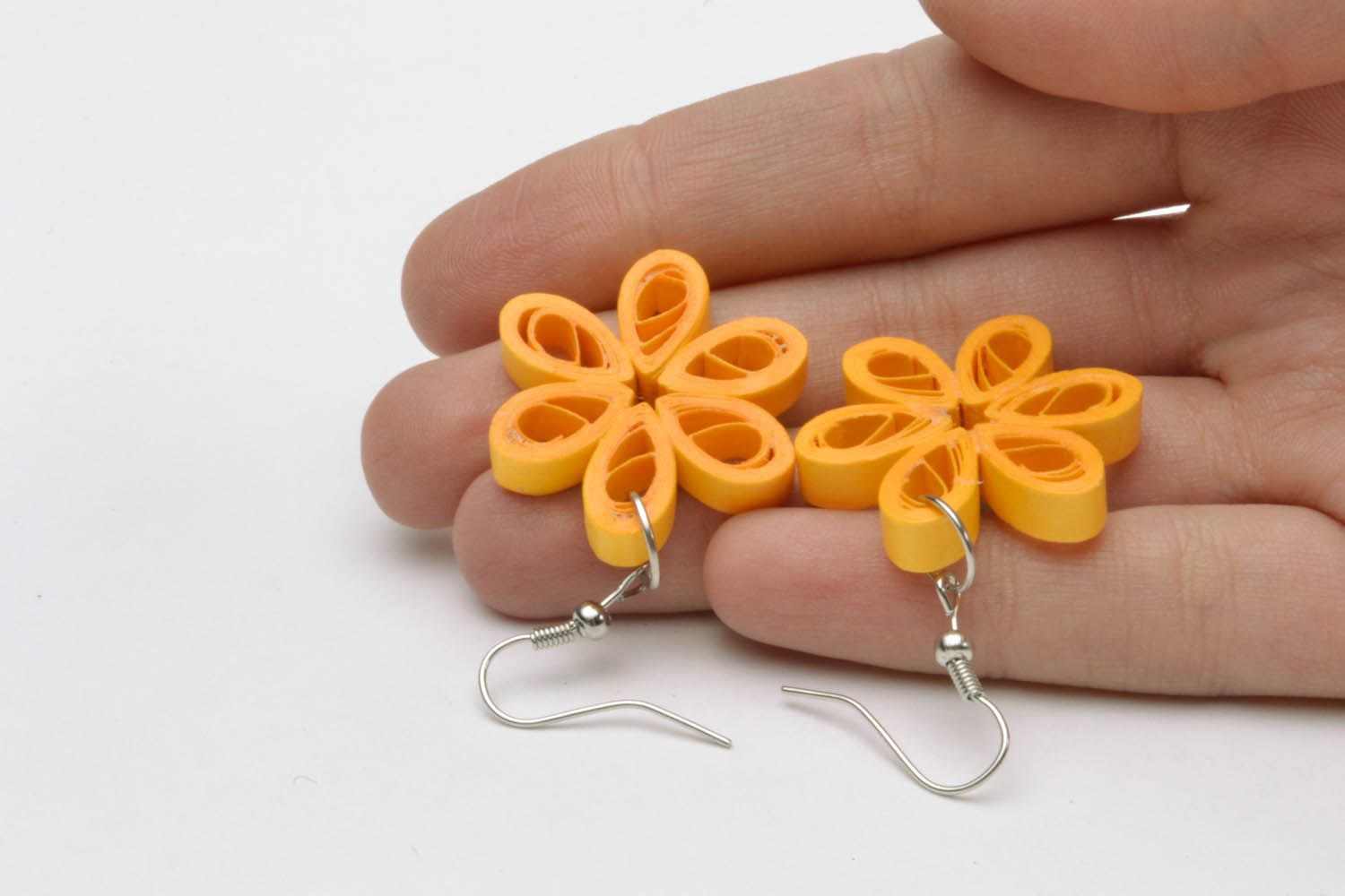 Small paper earrings photo 2