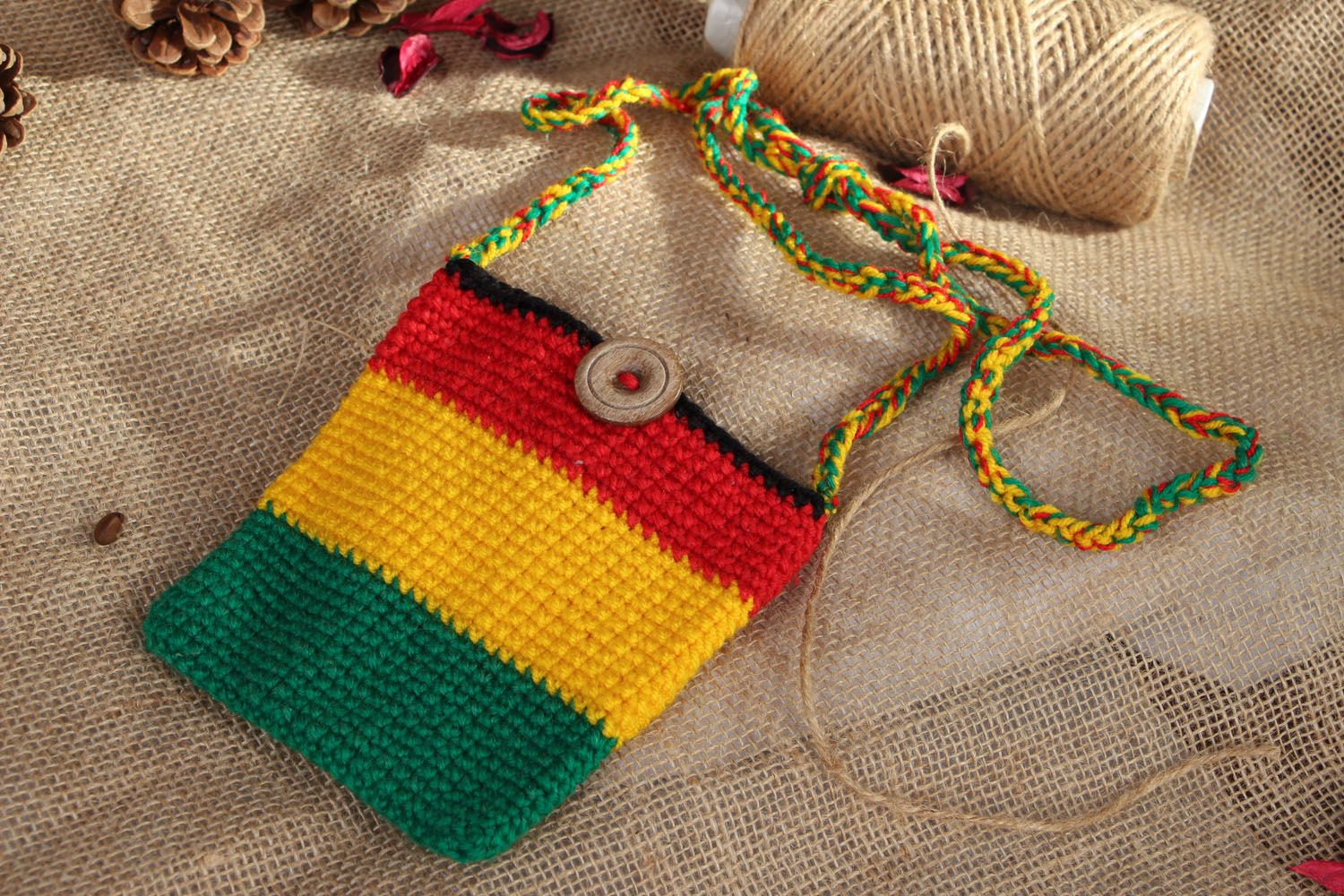 Crochet purse in rasta style photo 5