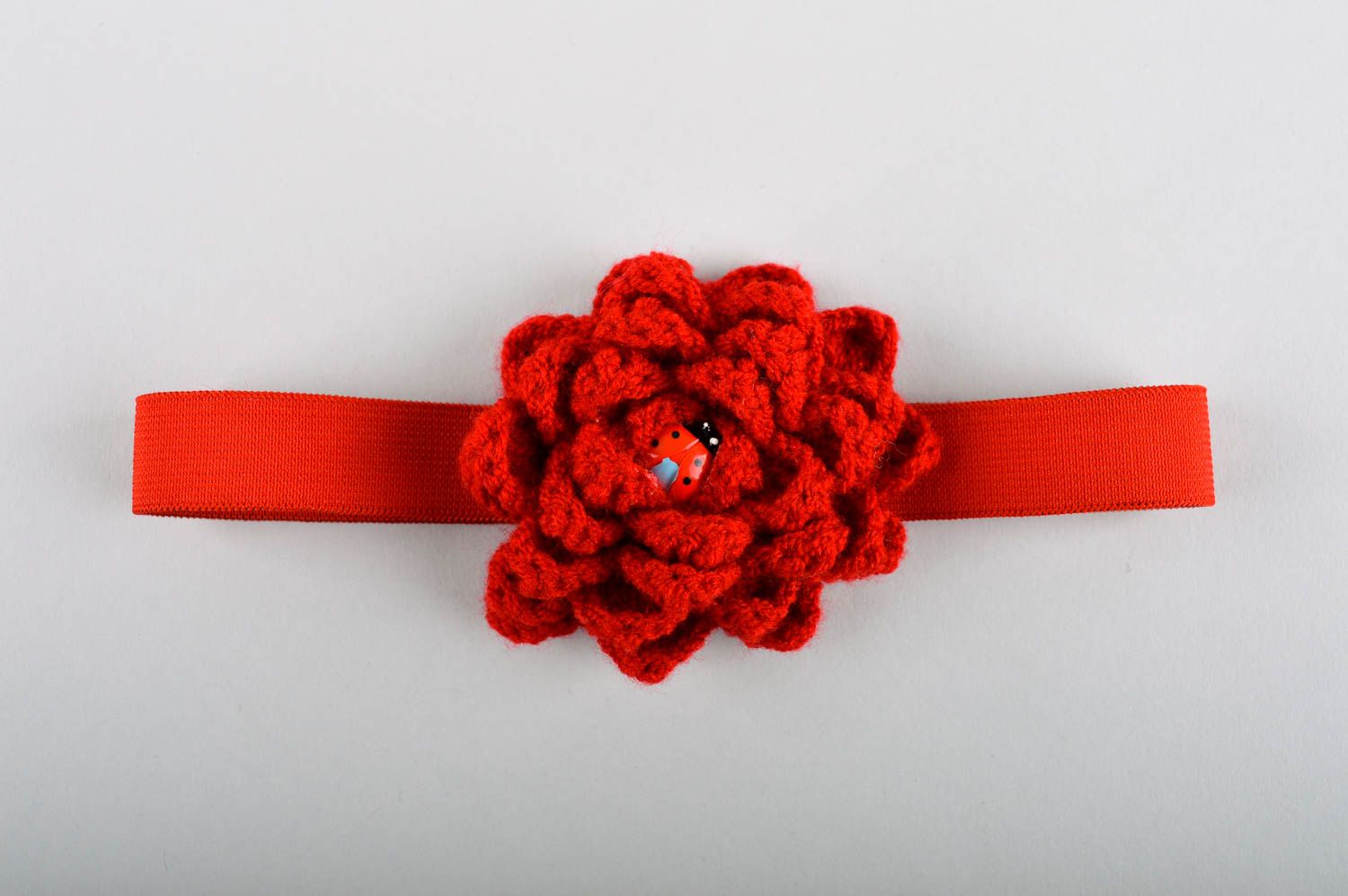 Haarband mit Blume in Rot handgemachter Schmuck stilcolles Accessoire für Haare foto 4