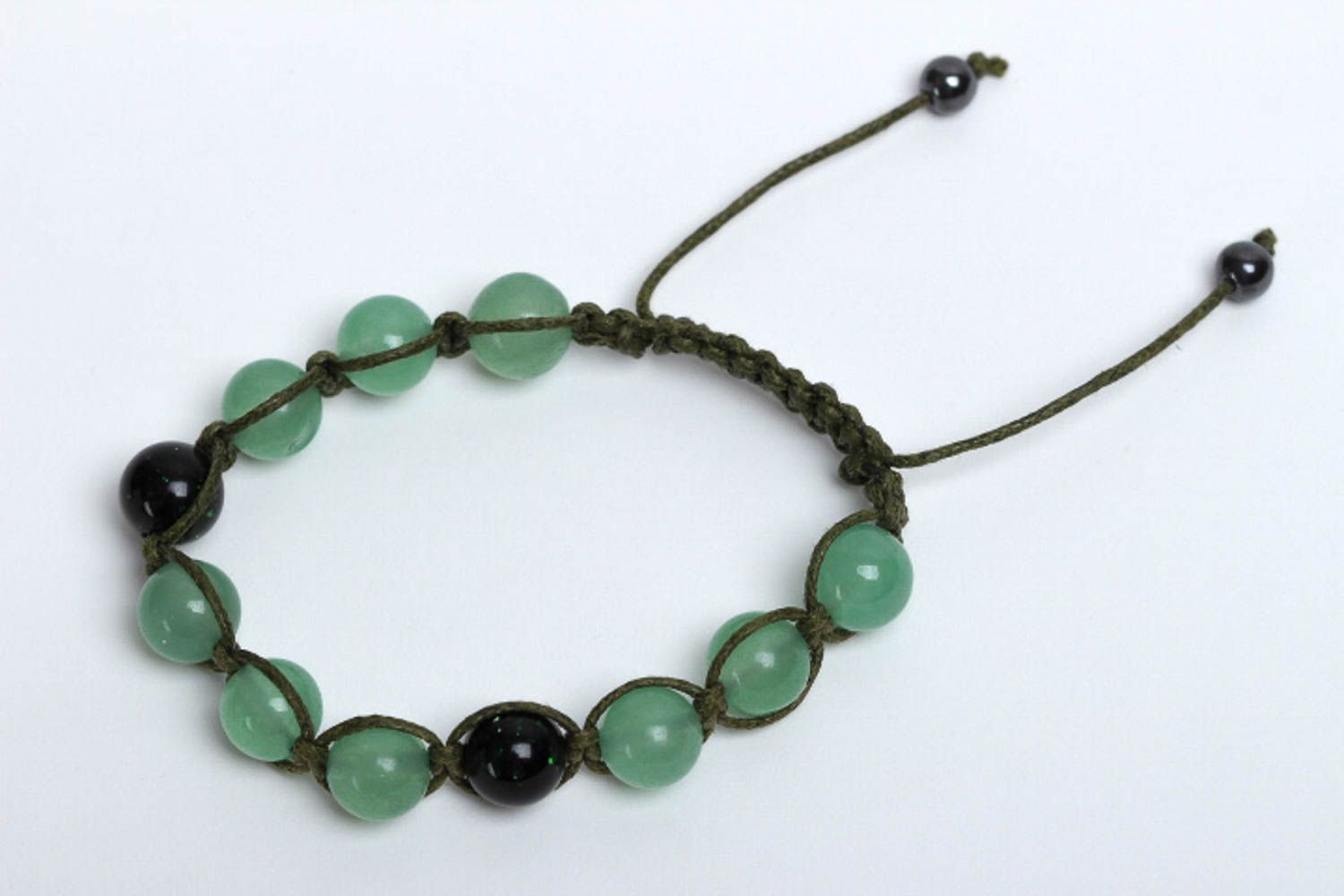 Браслет ручной работы зеленоватый браслет из бусин стильный подарок девушке фото 2