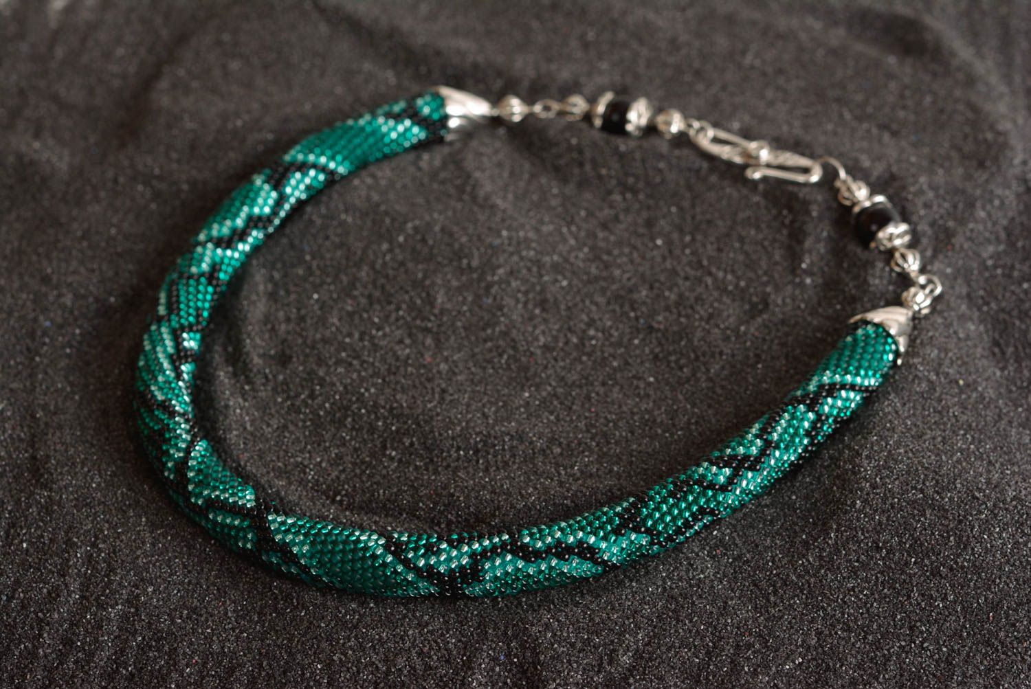 Collier spirale Bijou fait main Peau de serpent design Cadeau femme vert photo 1