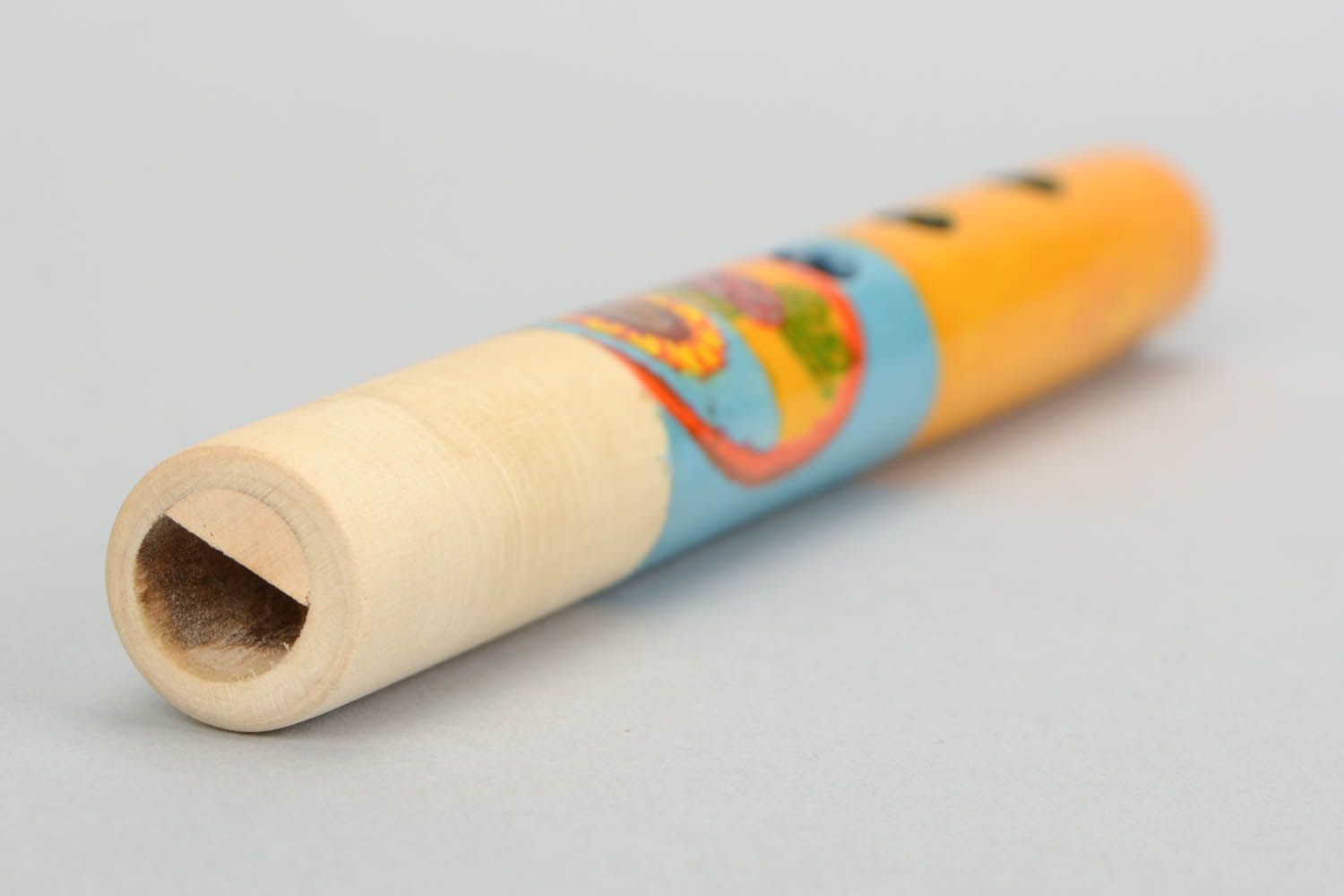 Flauta de madeira para crianças artesanal foto 5