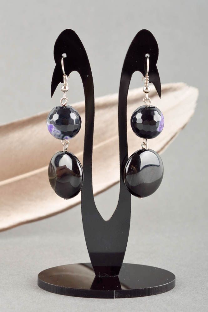 Boucles d'oreilles en verre Bijou fait main noires pendantes Cadeau femme photo 1