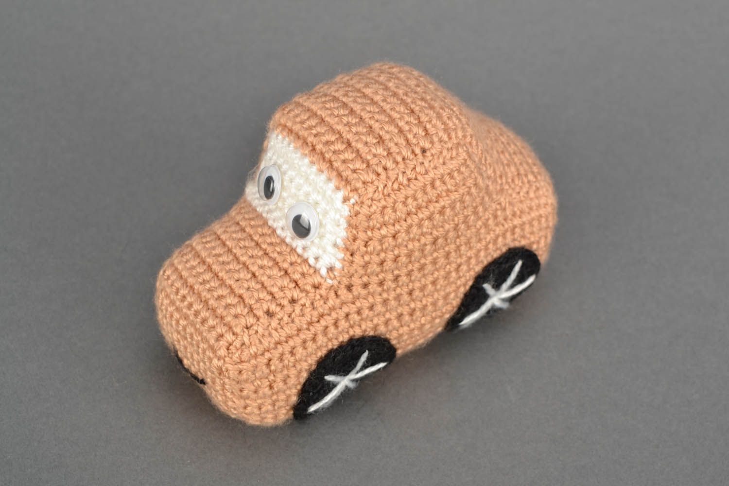 Crocheted toy Little Car photo 3