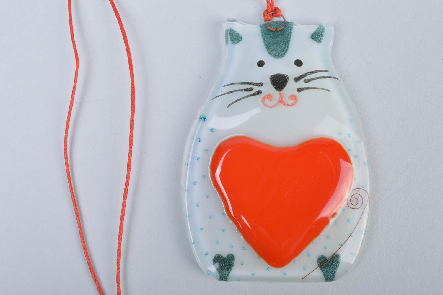 Small handmade designer fused glass decorative wall hanging cat with red heart photo 4