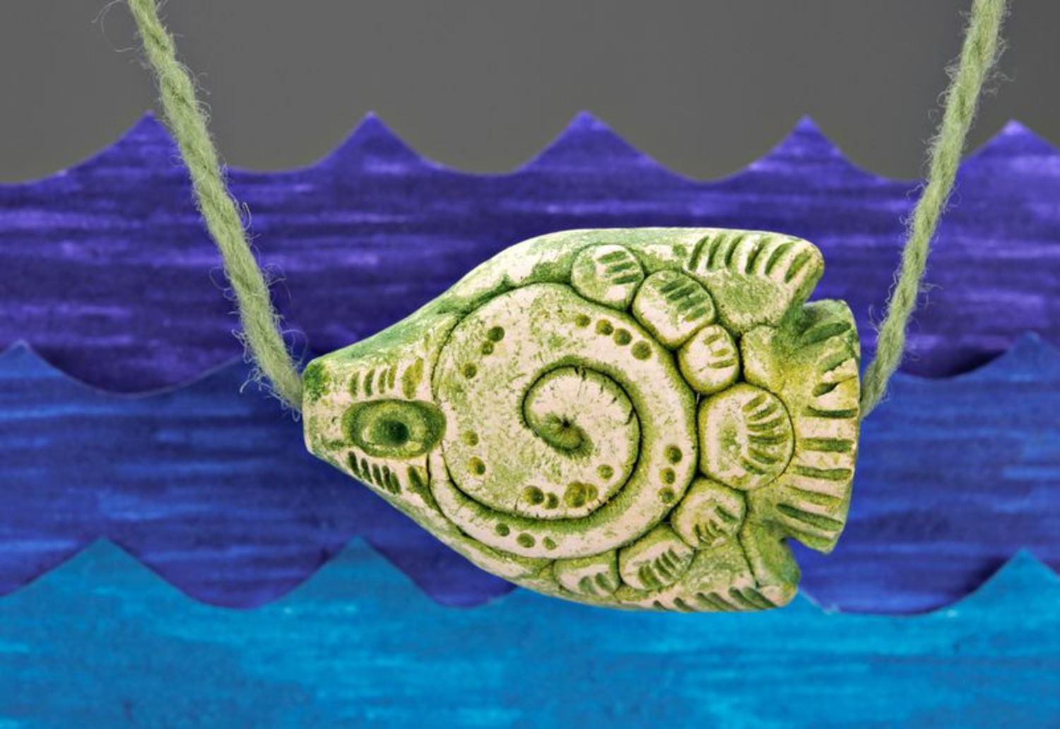 Глиняный кулон  Рыбка фото 1
