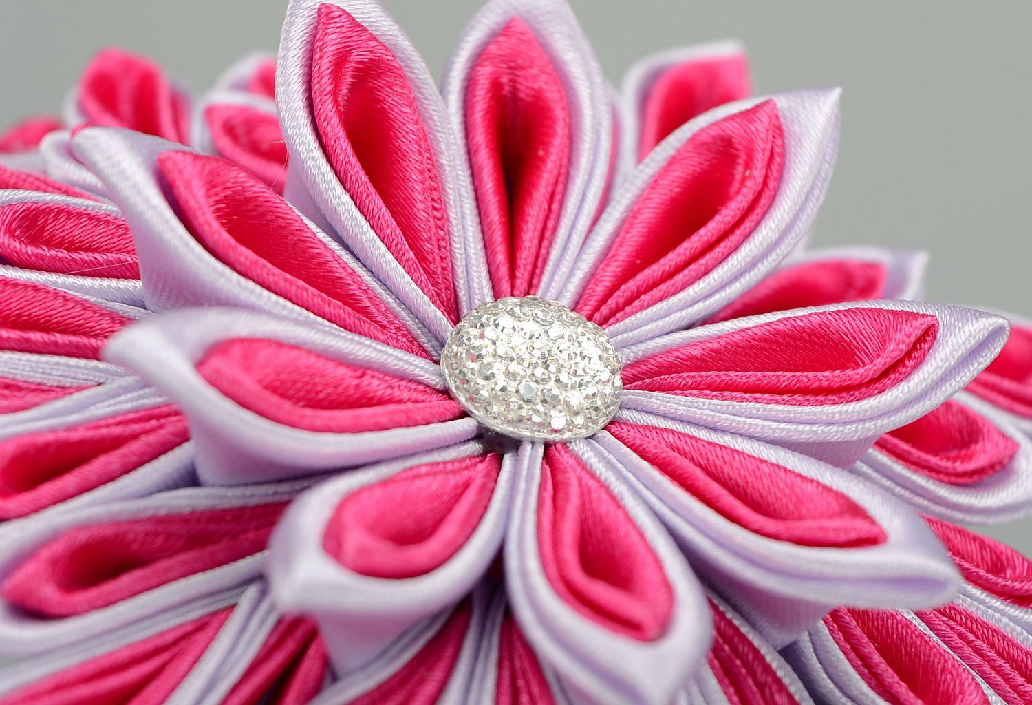 Diadema o corona de color Lila-rosado para la cabeza con flores de seda foto 4