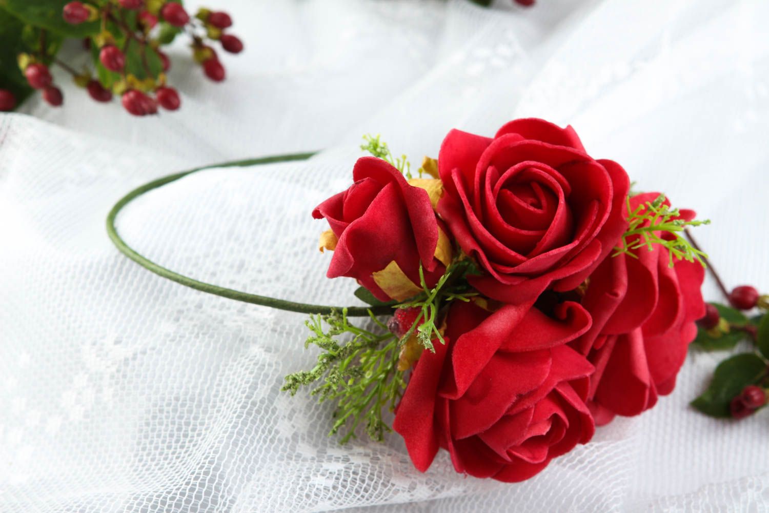 Serre-tête fleurs Bijou fait main roses rouges Accessoire cheveux à la mode photo 1
