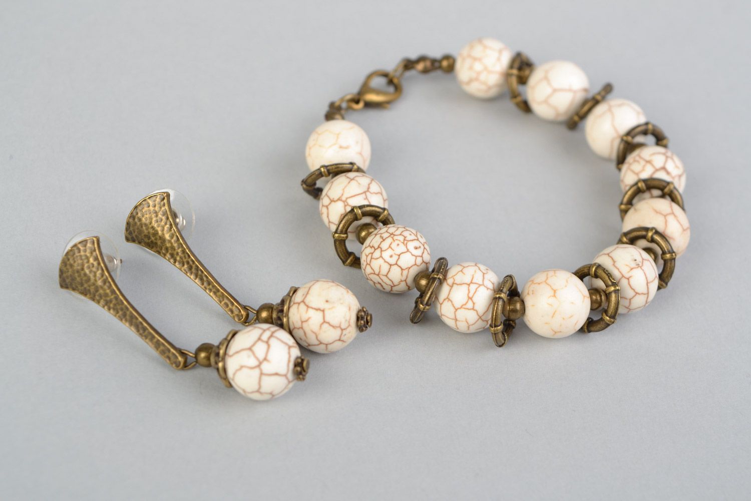 Parure de bijoux en pierre naturelle faite main bracelet et boucles d'oreilles photo 1