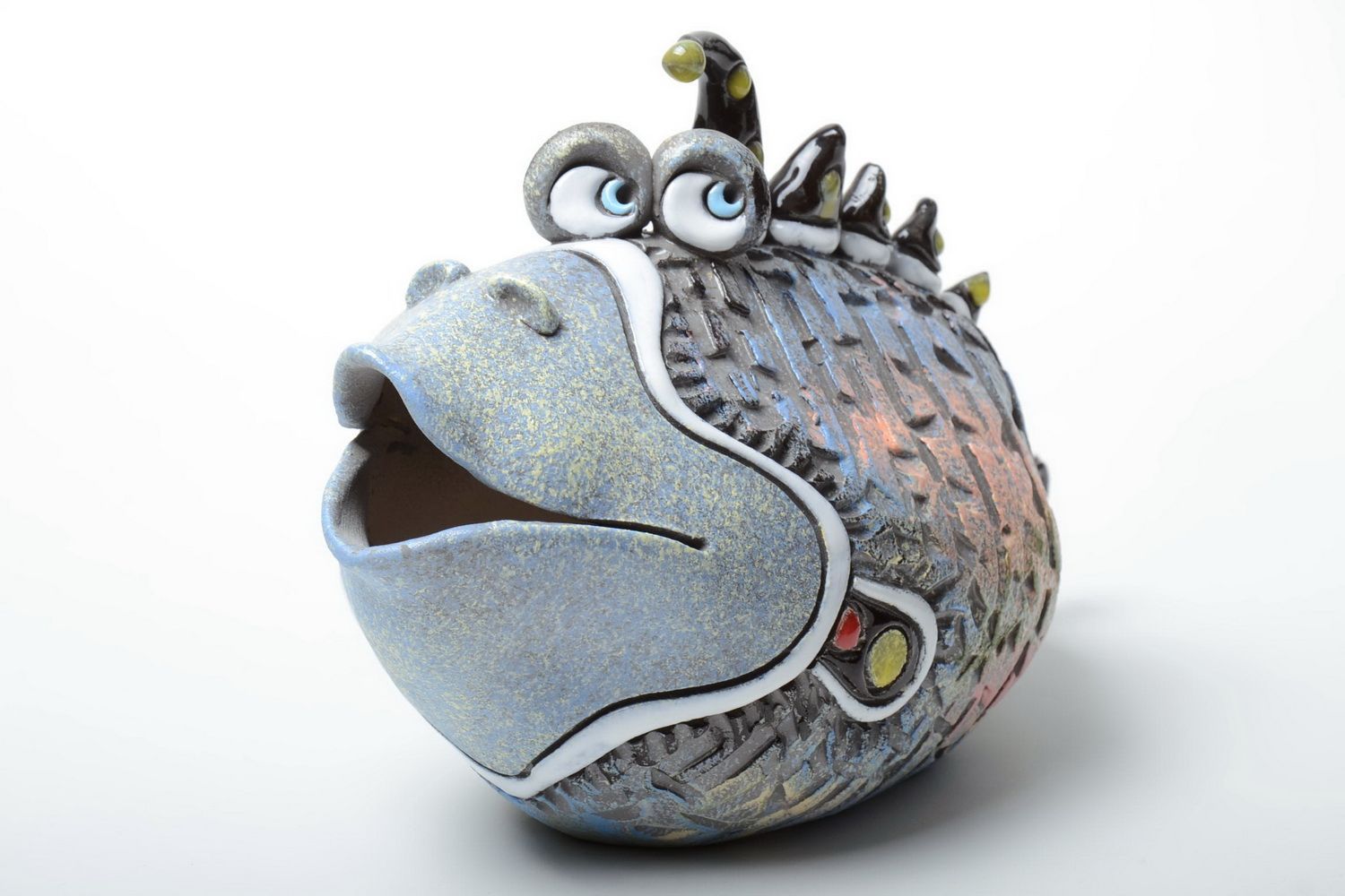 Figura de animal decorativa hecha a mano original estilosa con forma de pez foto 2
