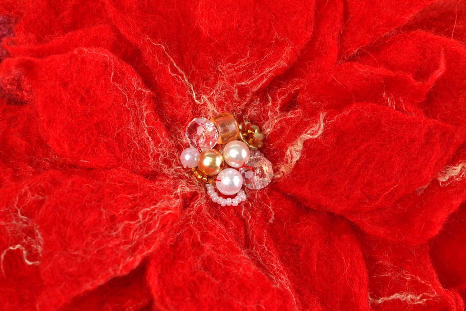 Eleganter roter Schal aus Filzwolle mit Brosche Blume von Handarbeit schön foto 5