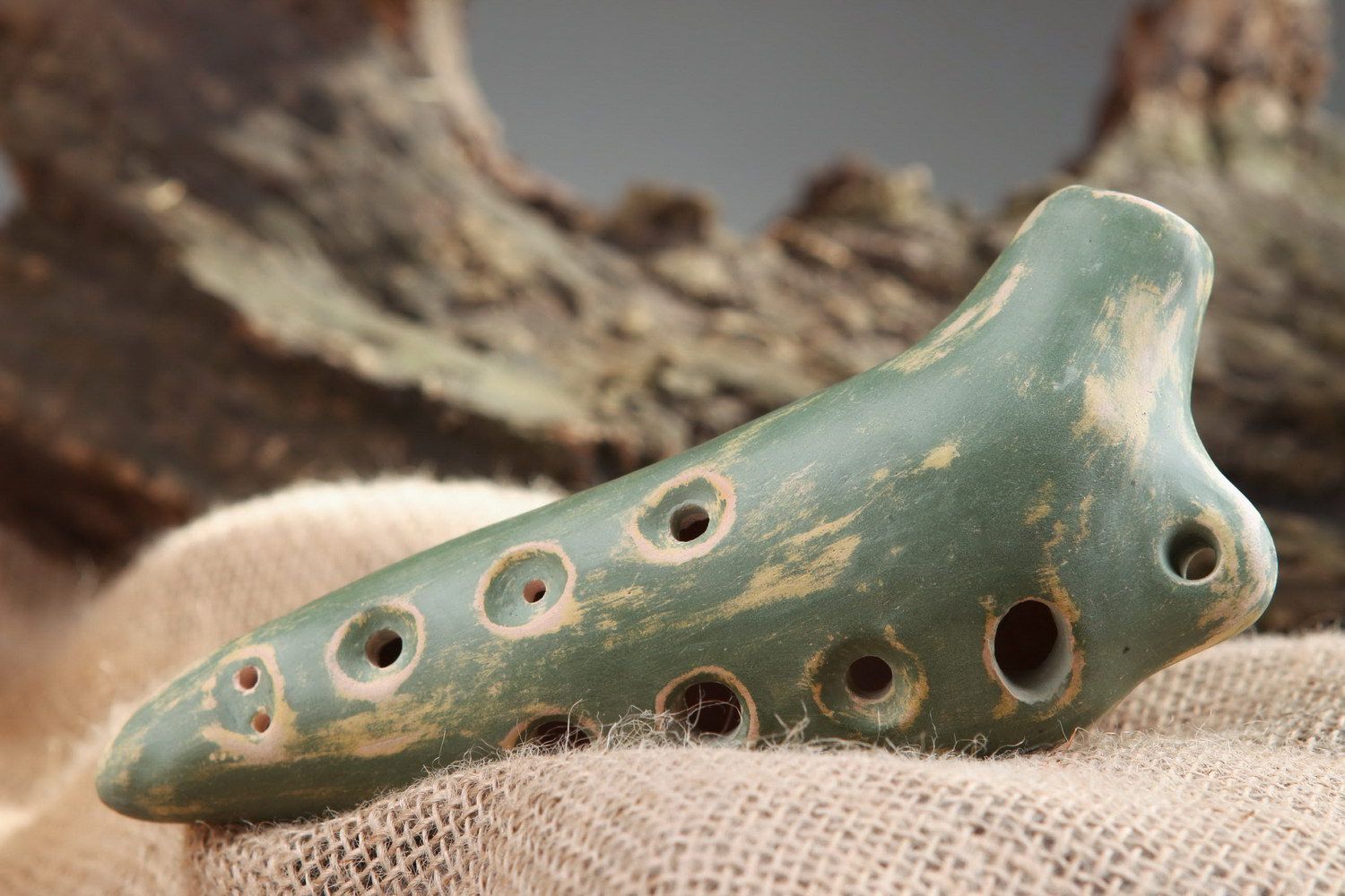Ceramic ocarina, globular flute with eight holes photo 1