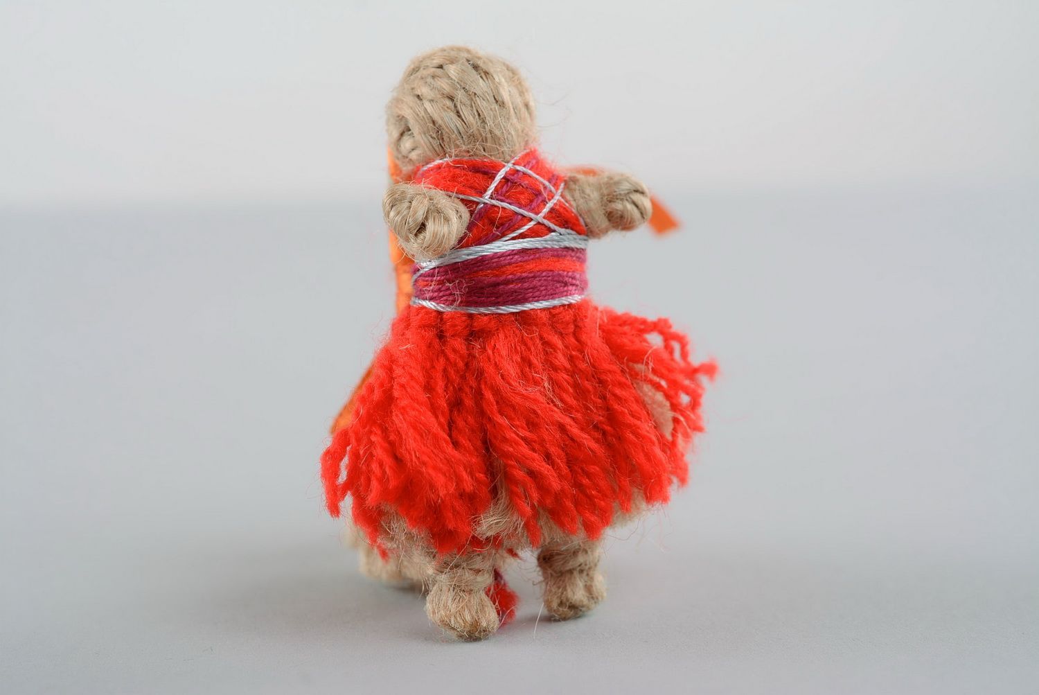 Souvenir poupée motanka rouge fait main photo 3