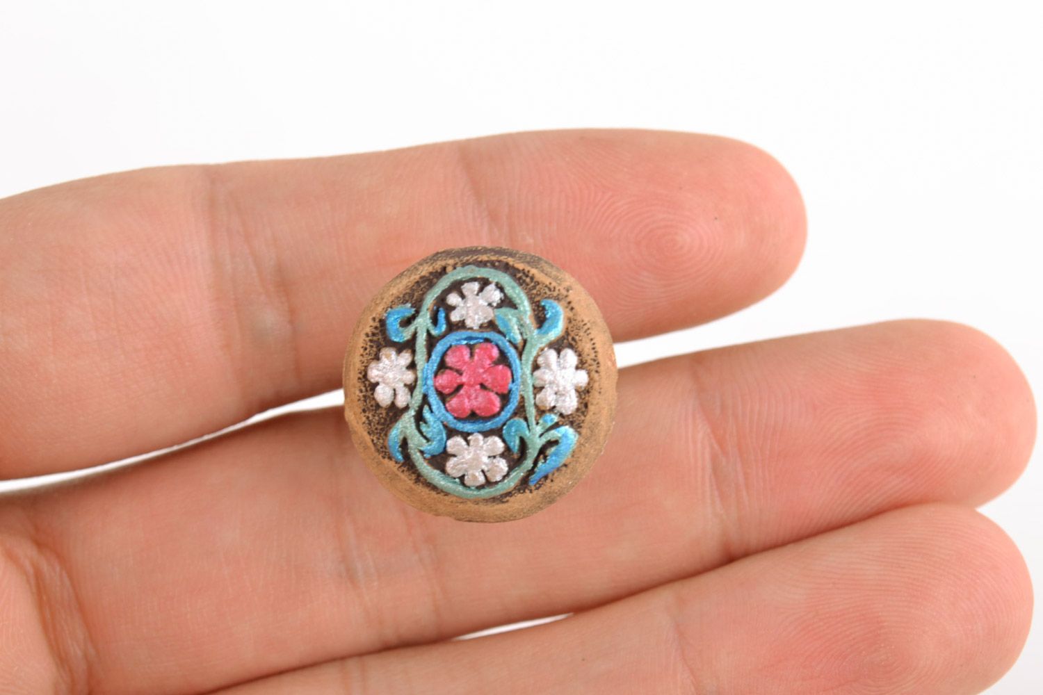 Глиняное кольцо с разъемной металлической фурнитурой расписное ручной работы фото 2