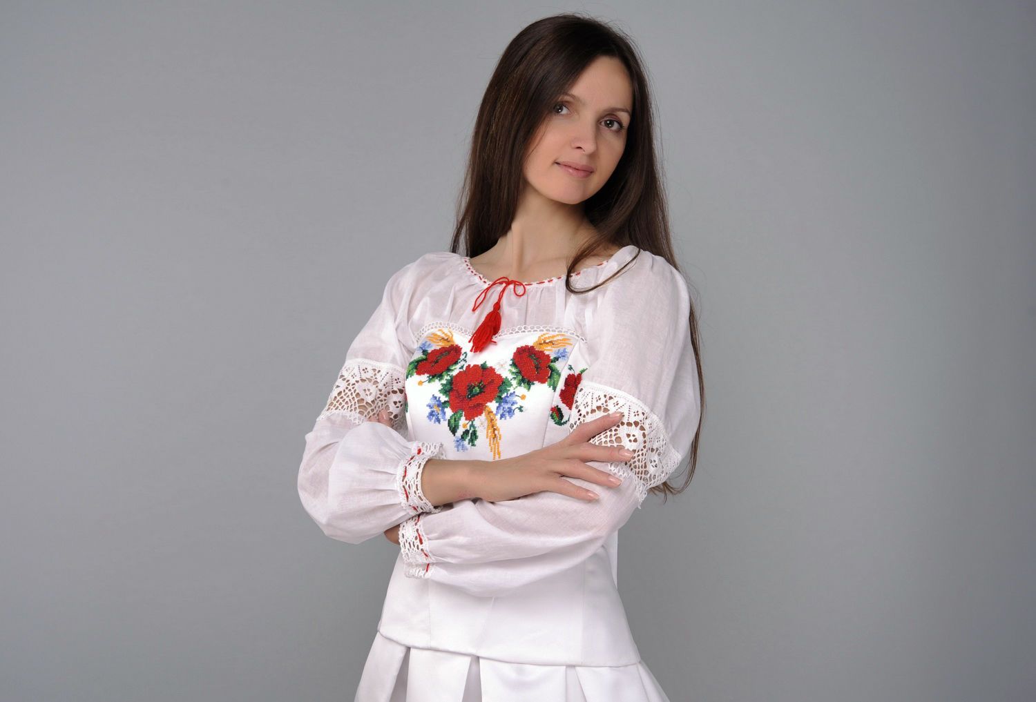 Robe corset blanche ethnique : chemise, corset et jupe  photo 3