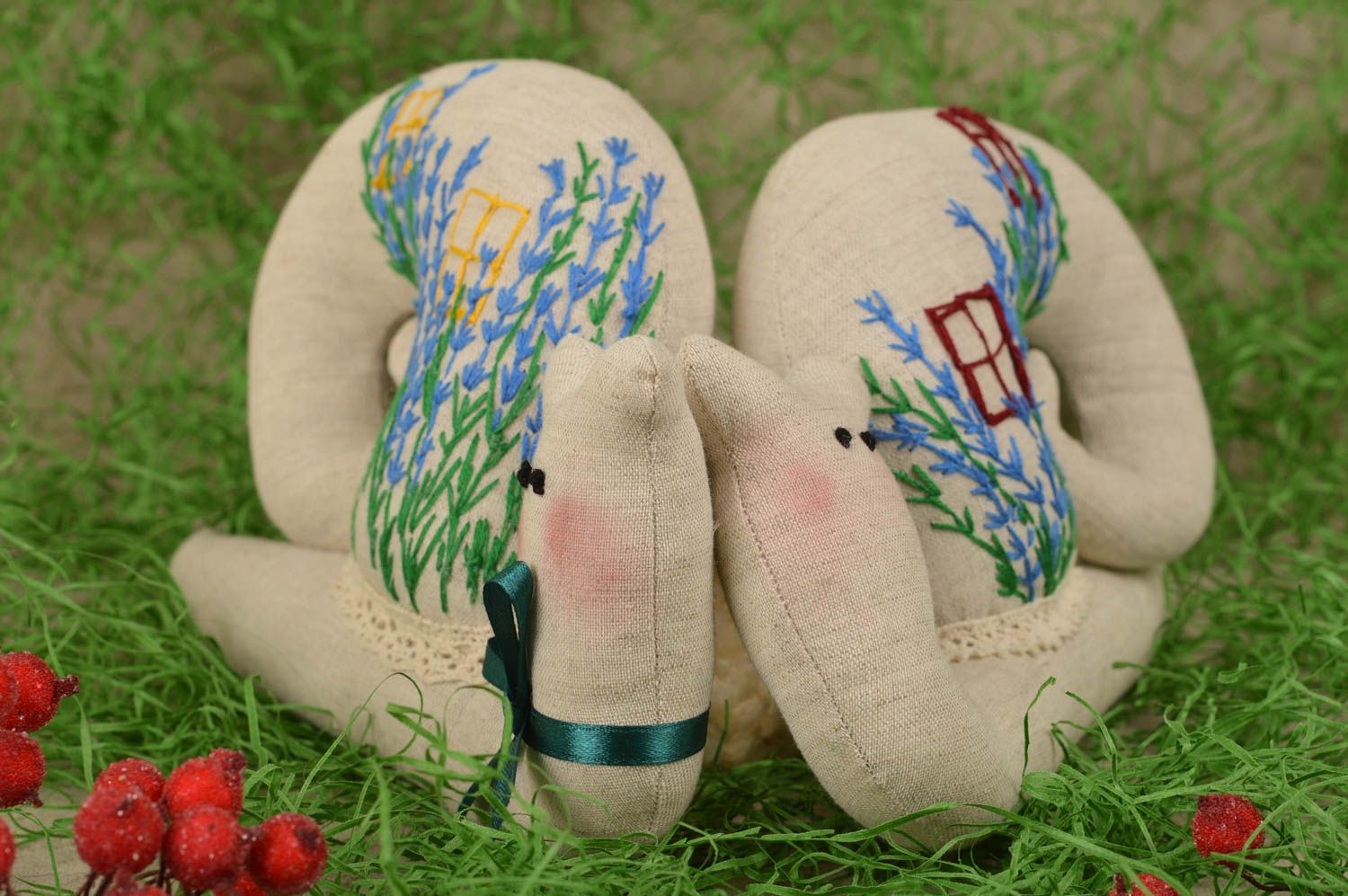 Pupazzi in stoffa fatti a mano giocattolo ecologico decorazione d’interni foto 1