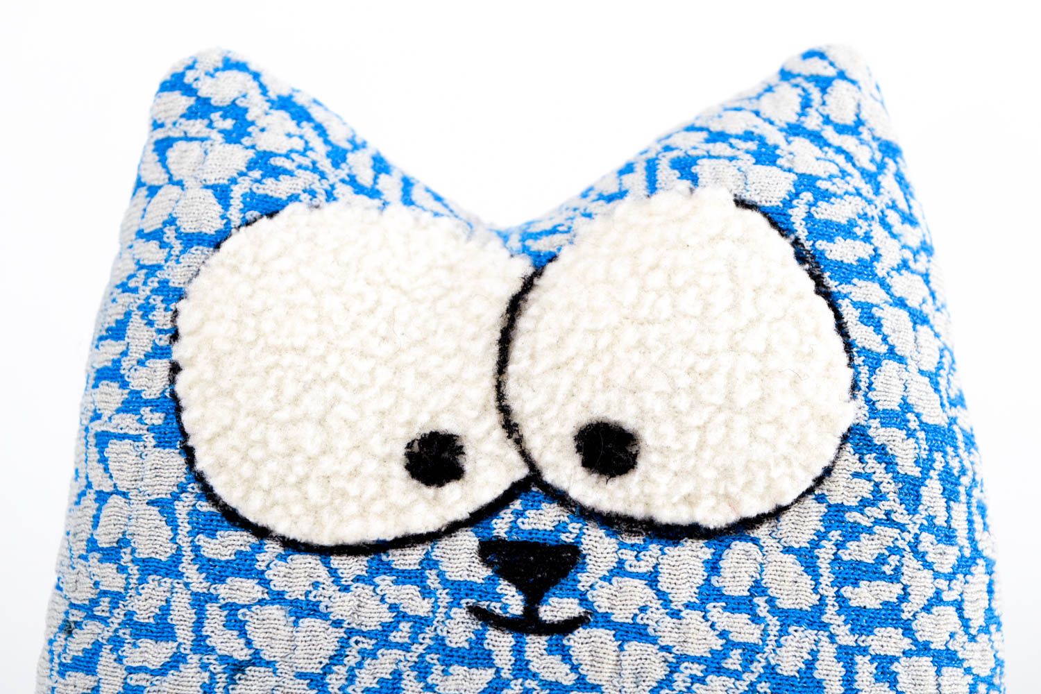 Peluche chat bleu à motif Jouet fait main tissu synthétique Cadeau pour enfant photo 4