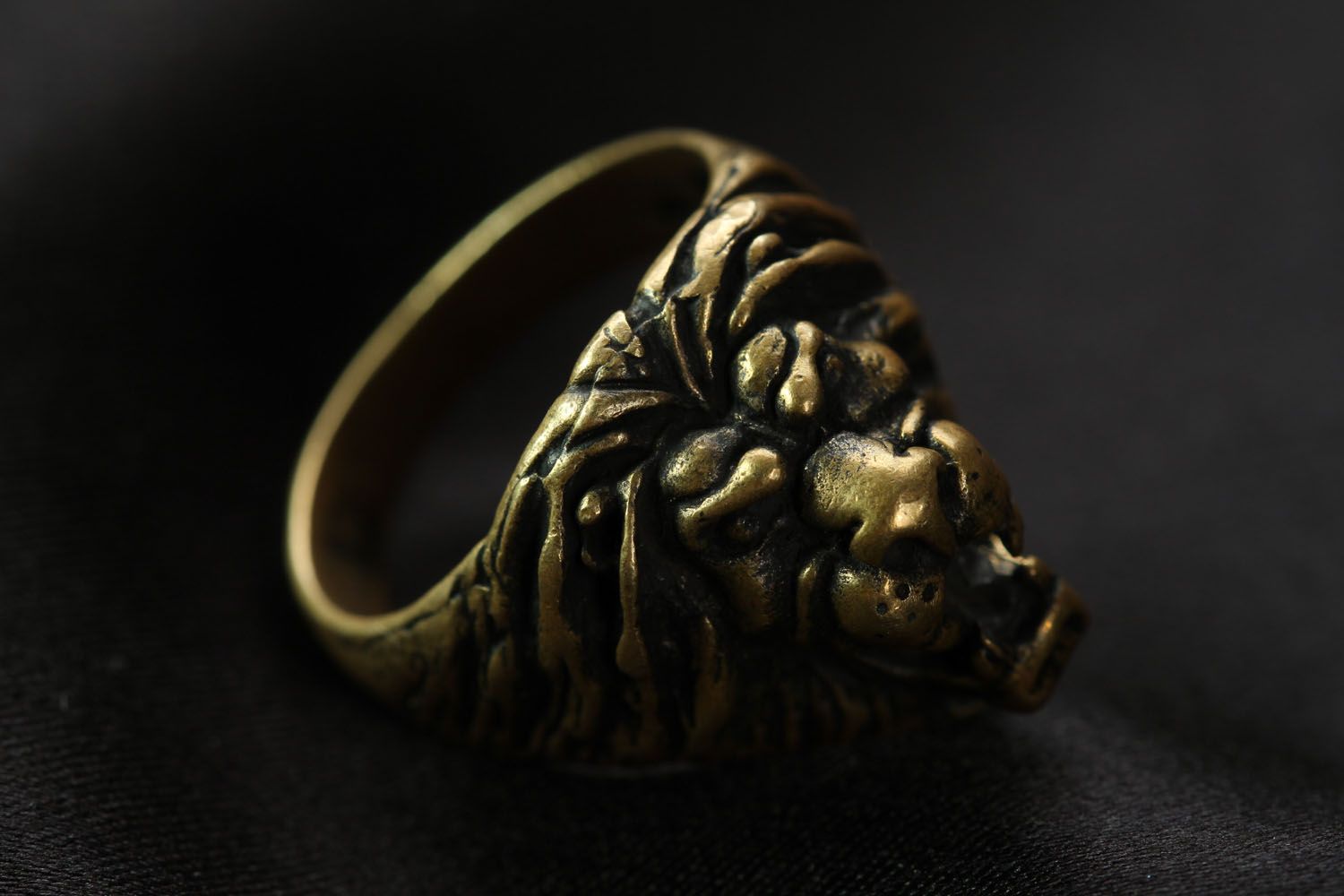 Anel de bronze feito à mão Leão foto 4