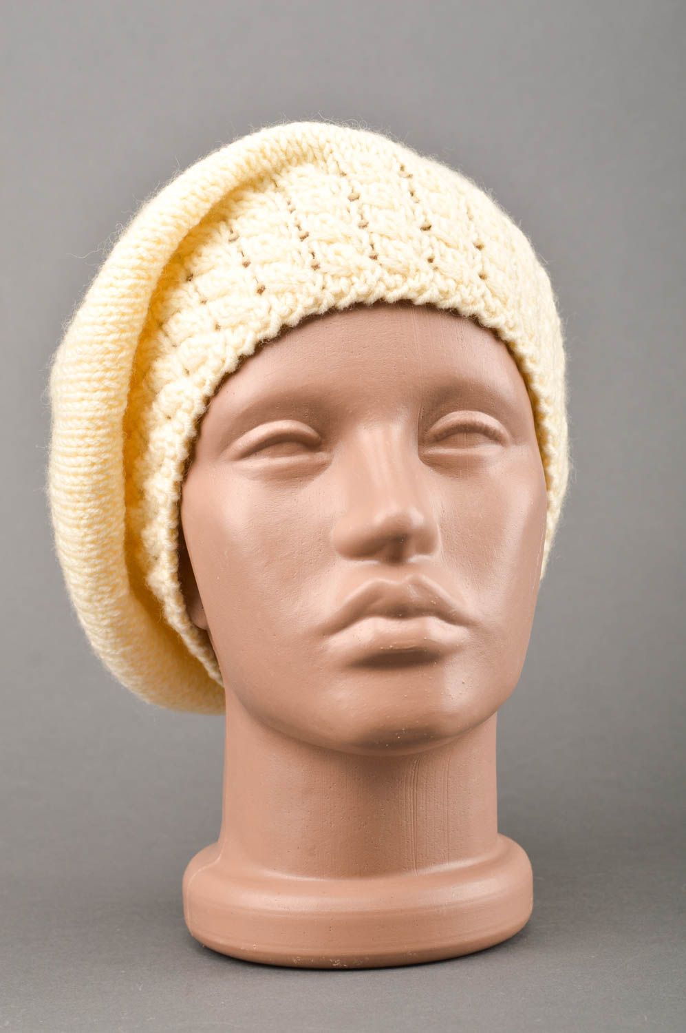 Bonnet tricot fait main Béret au crochet chaud stylé design Vêtement femme photo 1