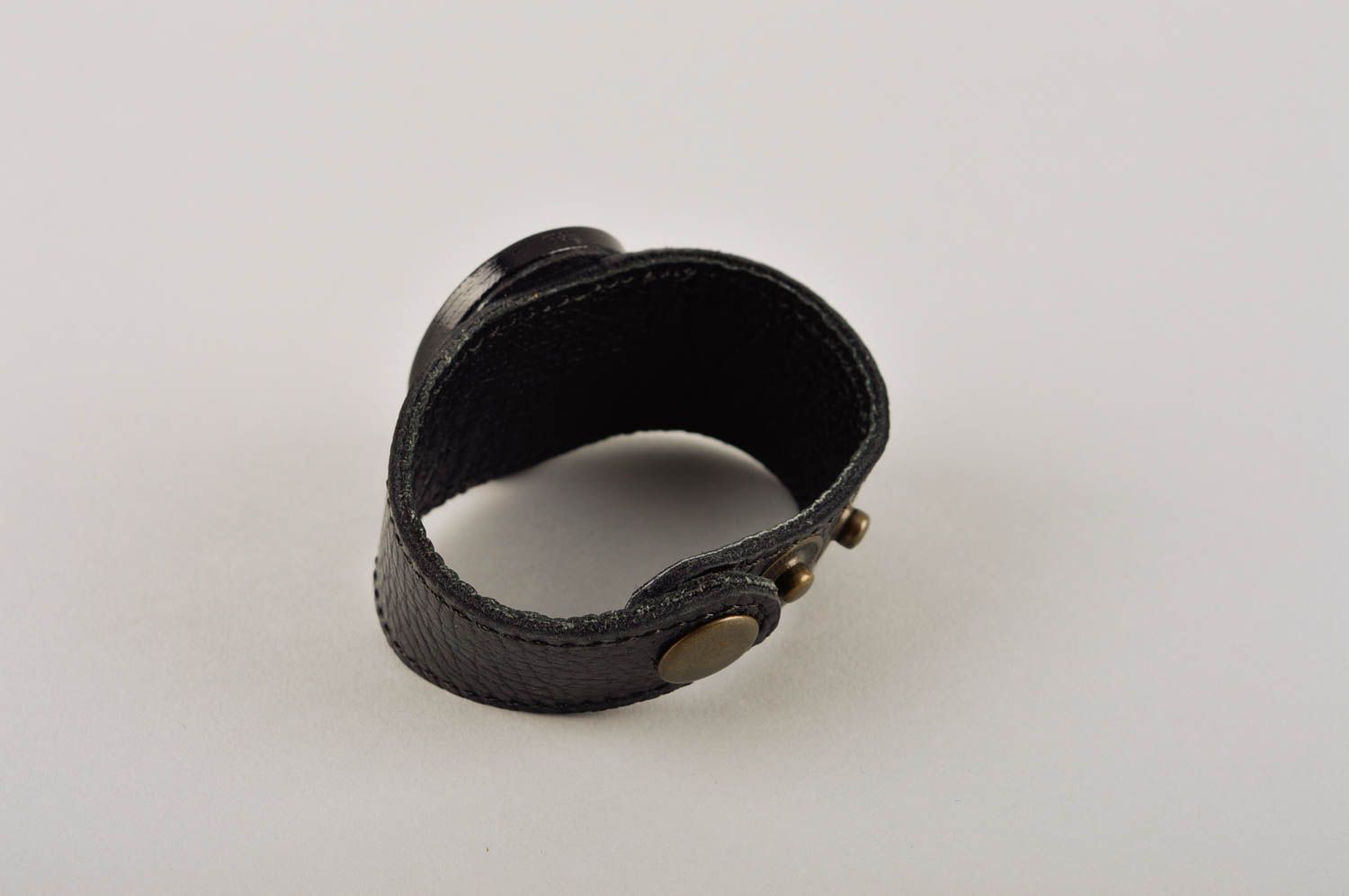 Bracelet cuir Bijoux fait main avec pierre naturelle design Accessoires cuir photo 4