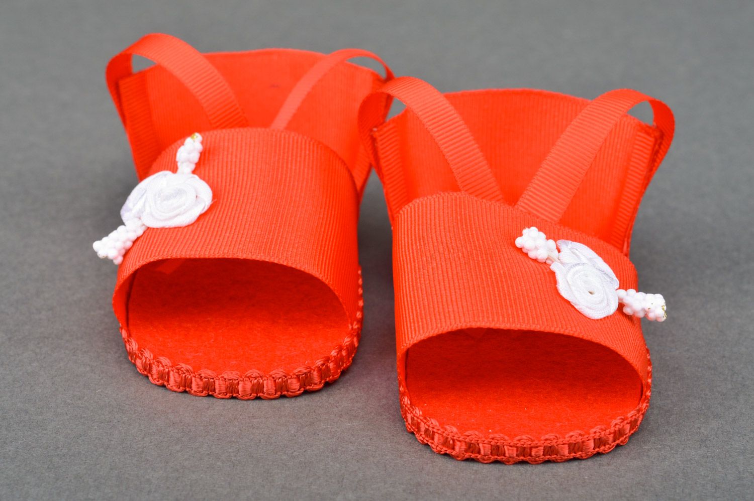 Handmade beautiful baby girl sandals sewn of red felt and rep ribbons with beads photo 4