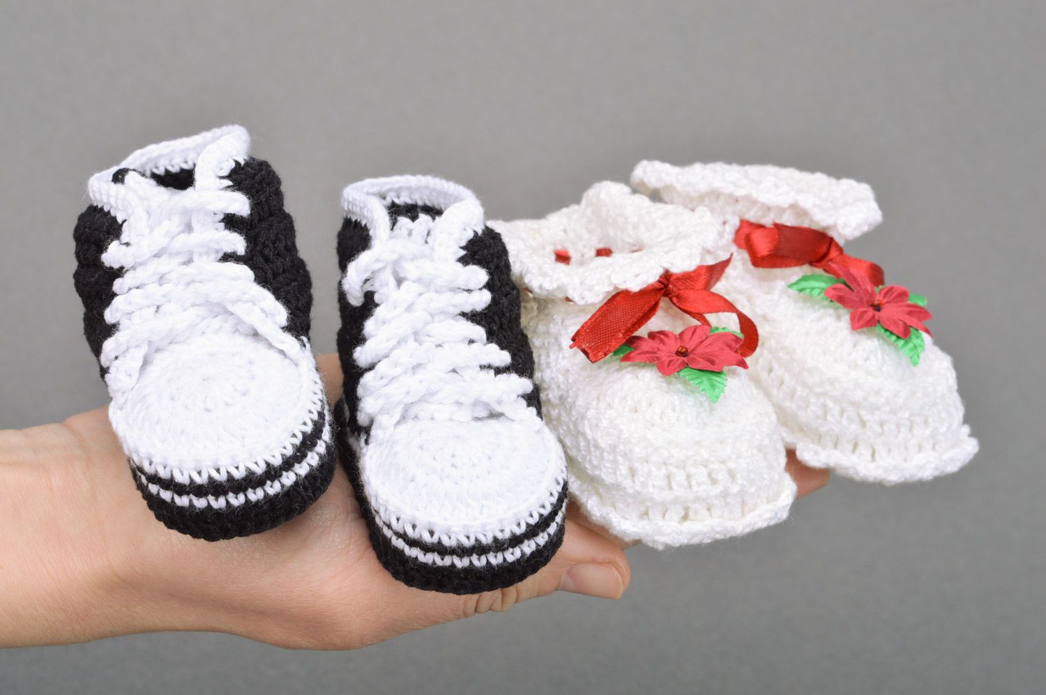 Handmade crocheted set of baby booties for boy and girl made of natural cotton photo 3