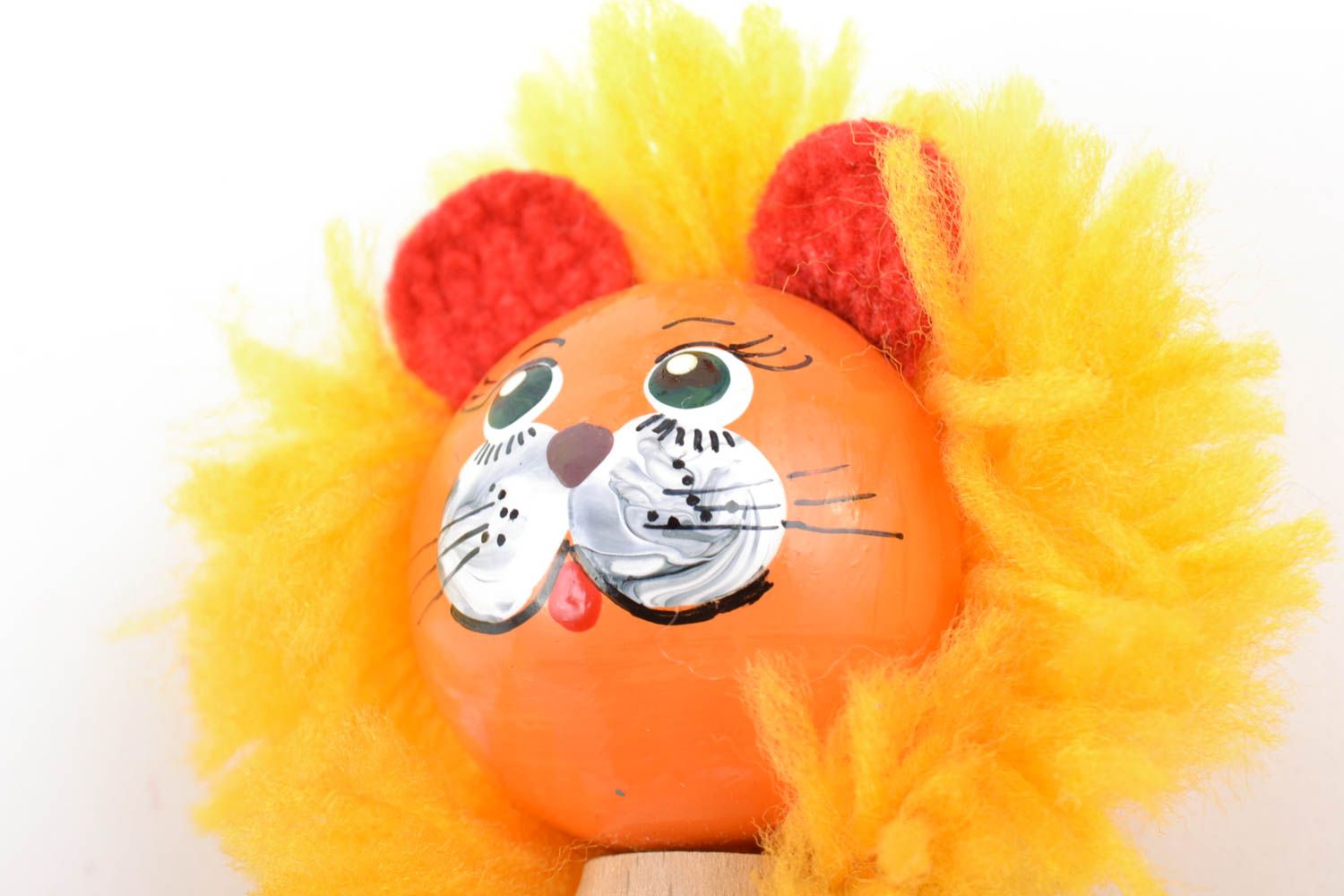 Conjunto de juguetes de madera leones pintados anaranjados artesanales para niños 3 piezas foto 3