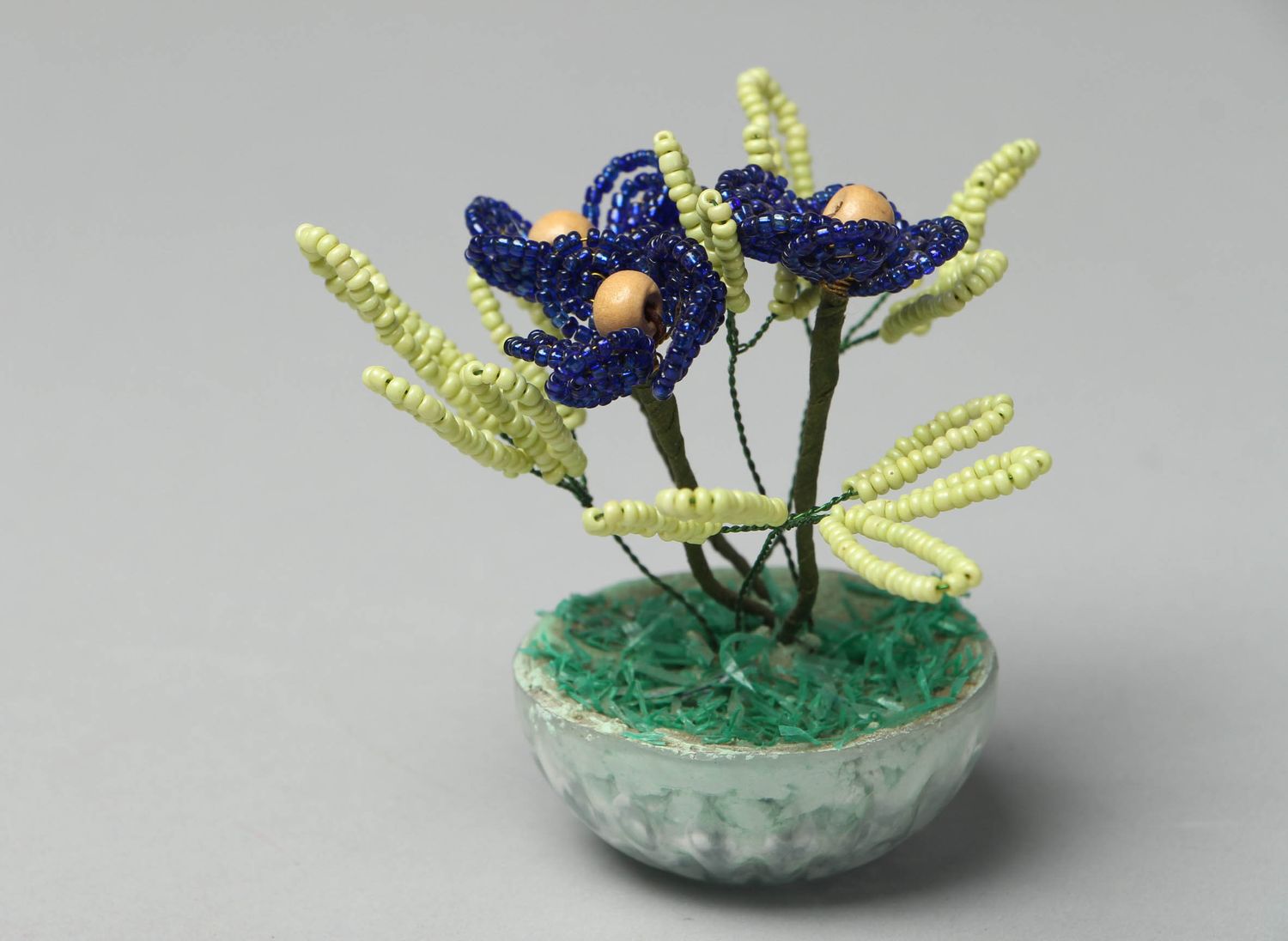 Décoration fleurs dans le pot en perles de rocaille photo 1