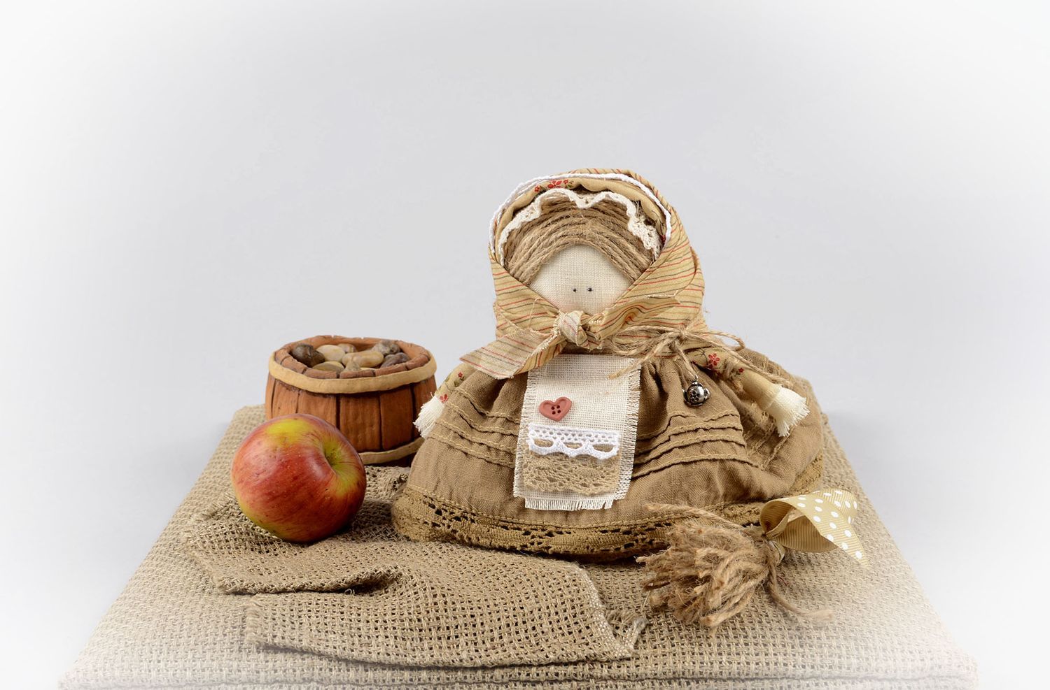 Poupée folklorique en tissu Poupée faite main lin coton grains Cadeau original photo 5