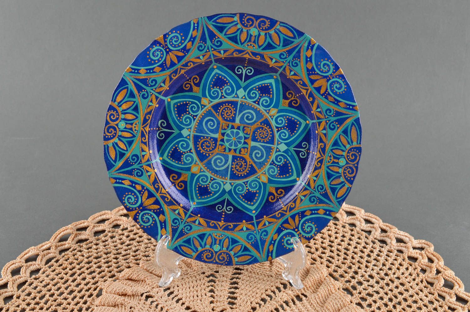 Расписная тарелка ручной работы керамическая тарелка глиняная посуда голубая фото 1