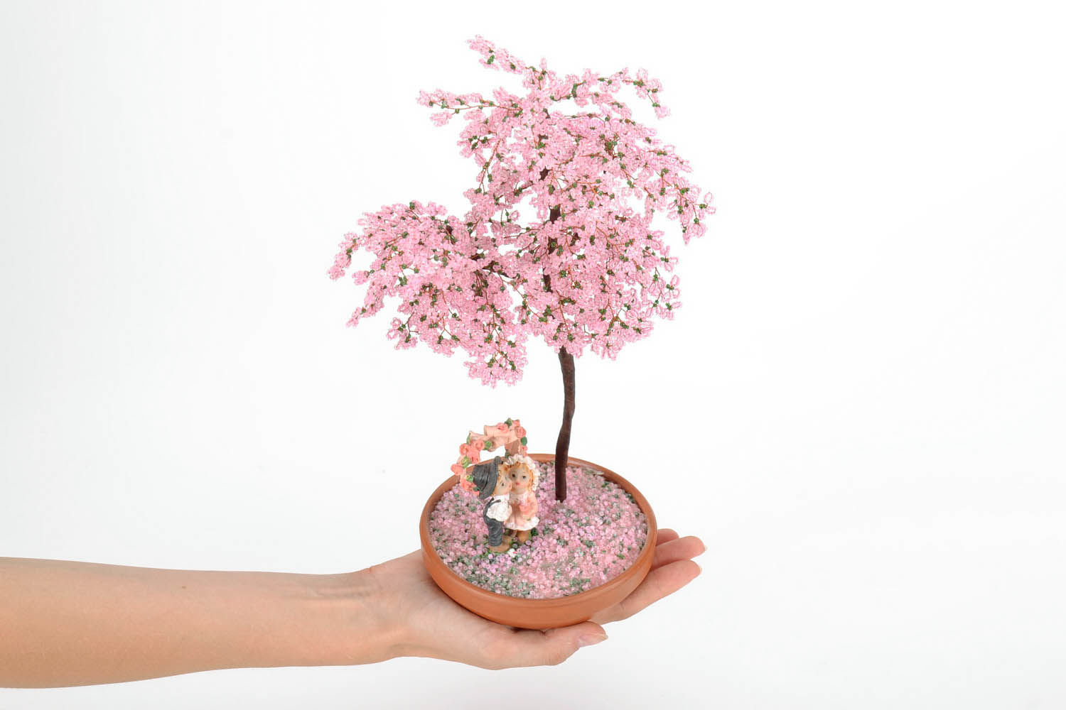 Petit arbre décoratif rose en perles de rocailles photo 5
