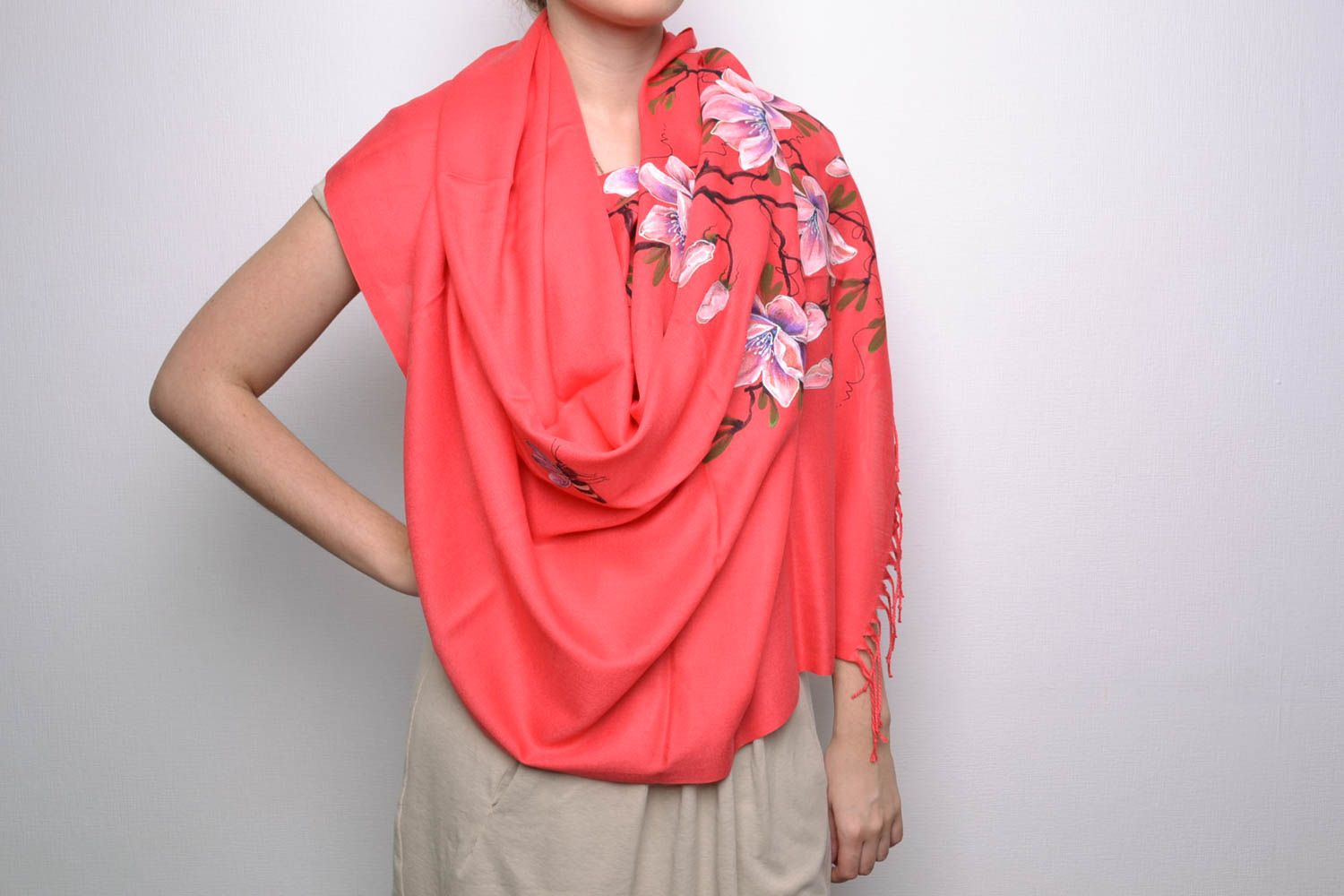Women's cashmere scarf with flowers photo 1