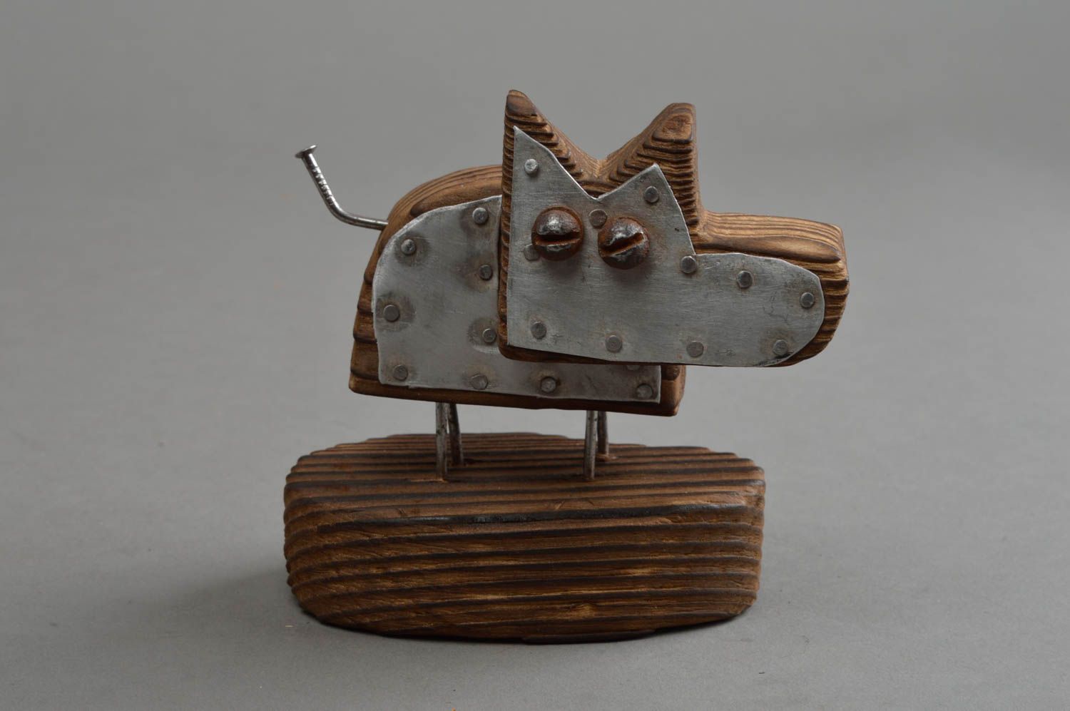 Lustige Mini schöne künstlerische Statuette aus Holz für Dekor Hund handmade foto 2