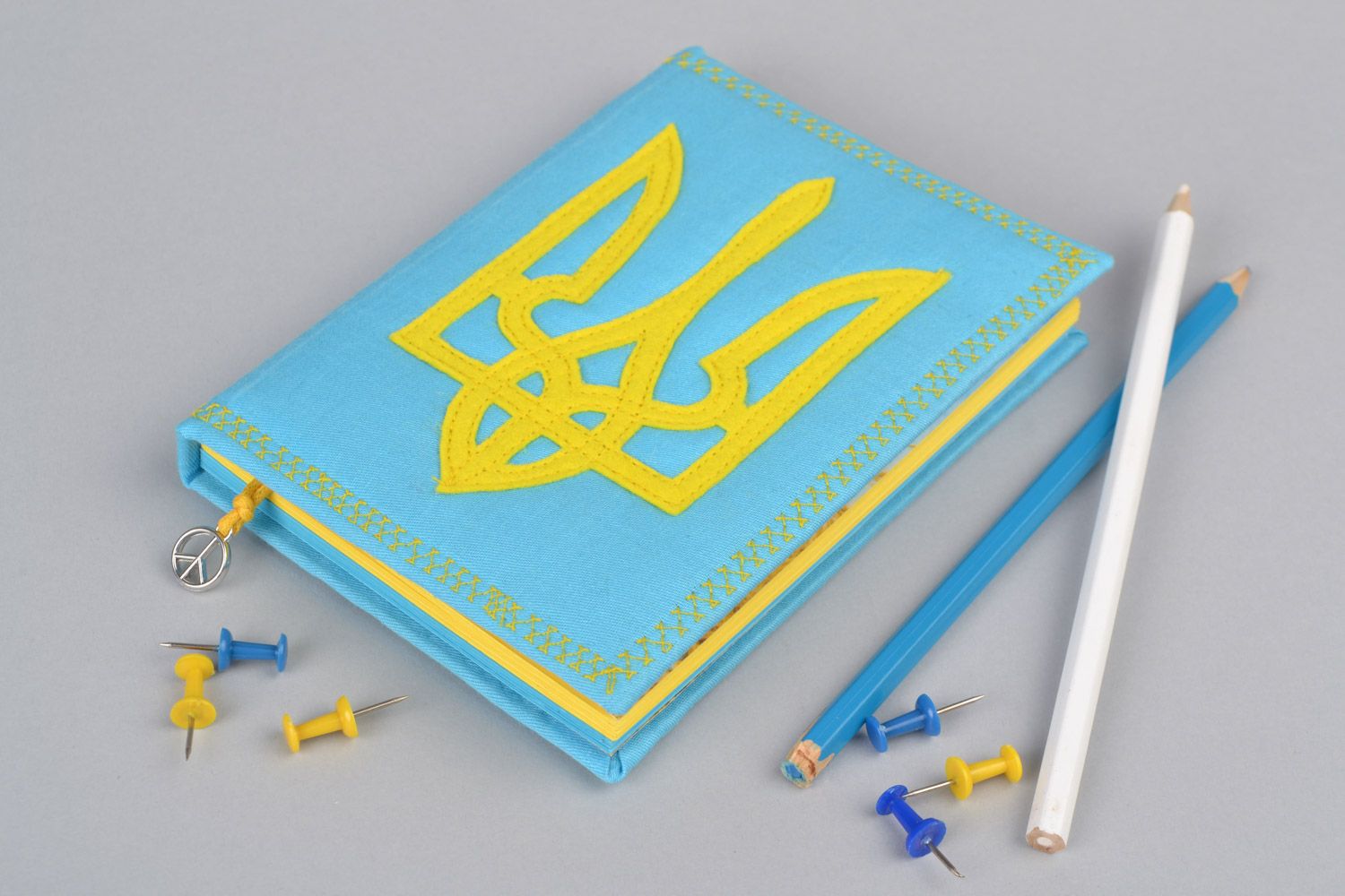 Bloc de notas artesanal con funda de tela y marcapáginas Ucrania para 100 hojas foto 1