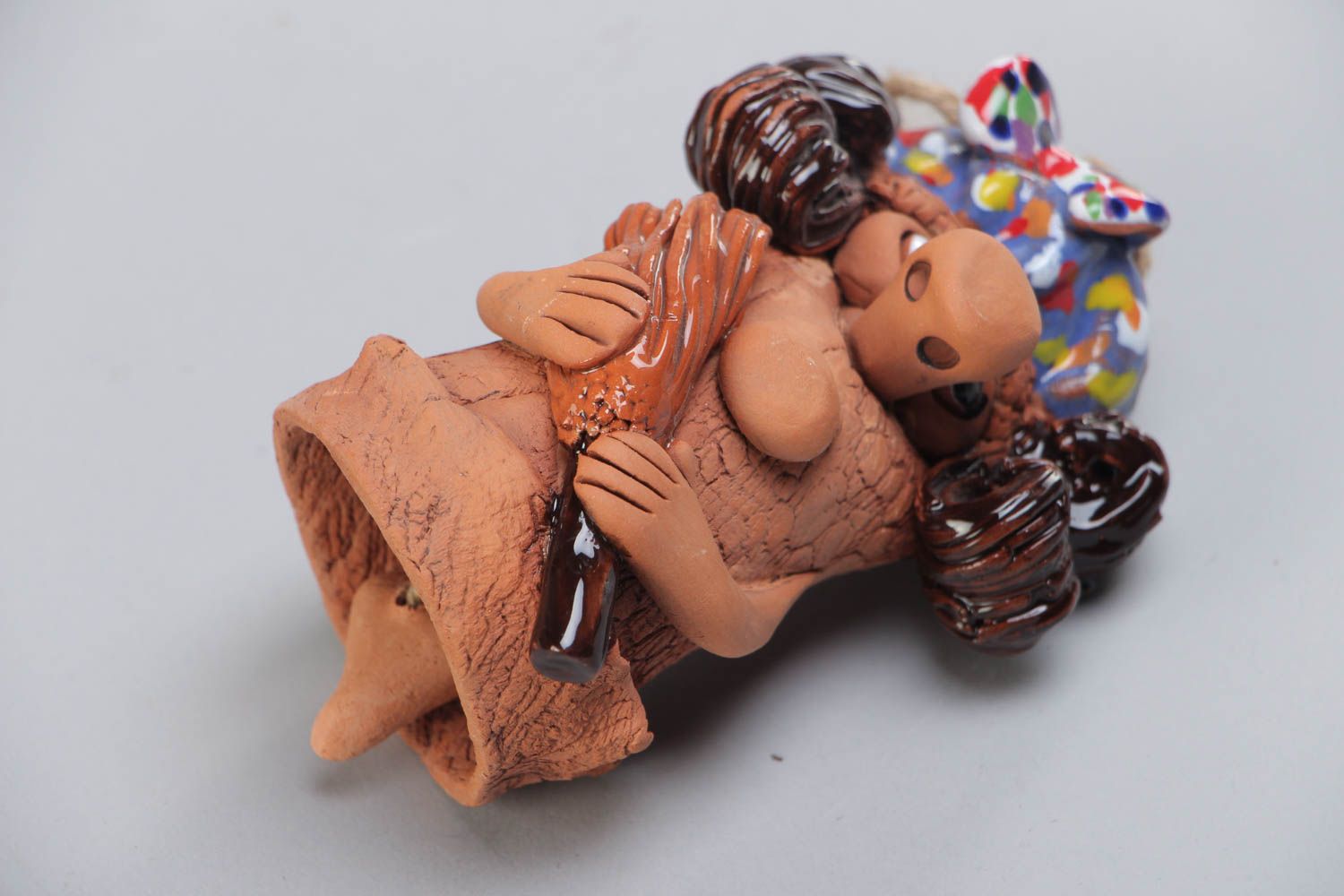 Clochette décorative originale faite main en argile peinte figurine souvenir photo 4