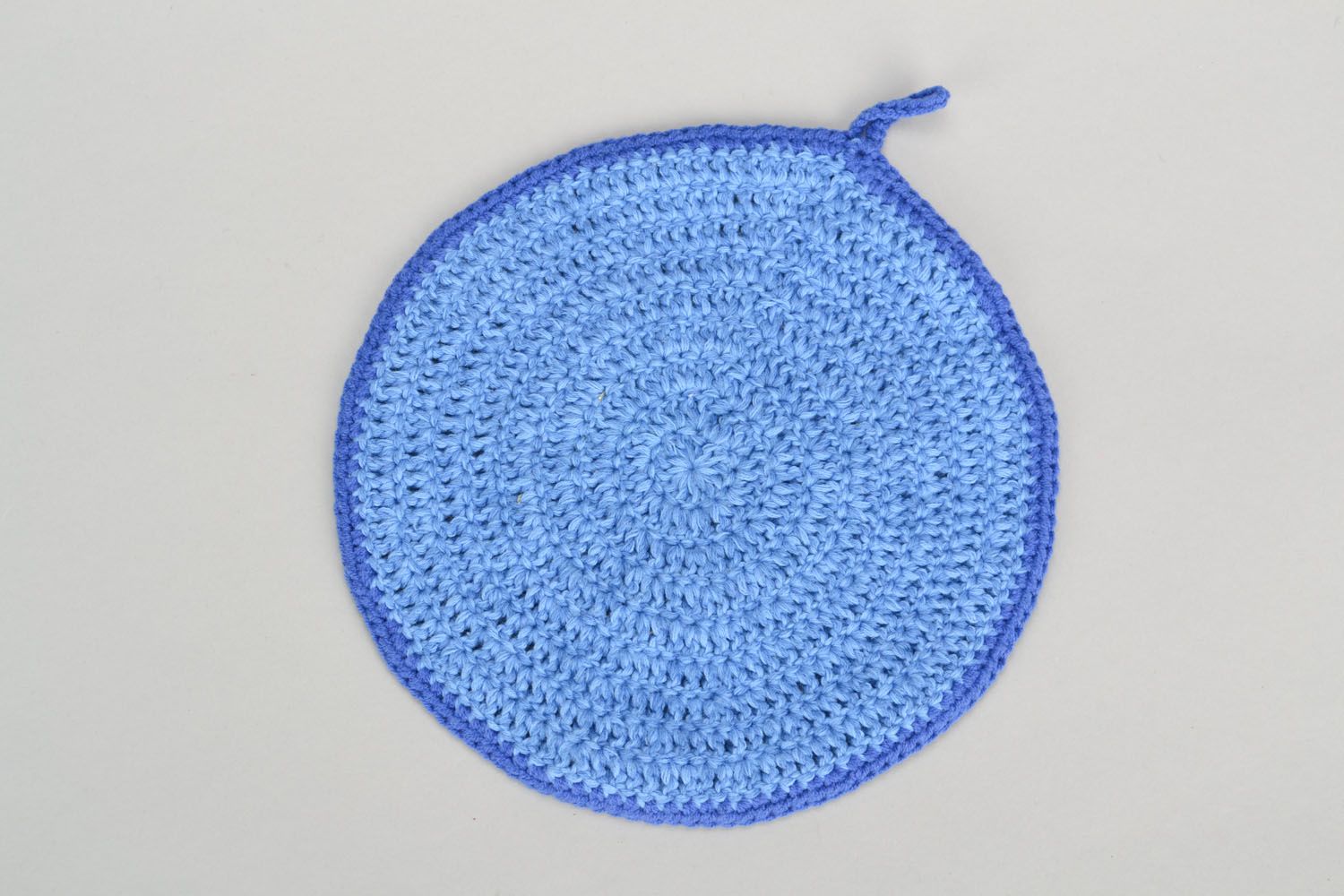 Dessous-de-plat tricoté au crochet à la main bleu  photo 3