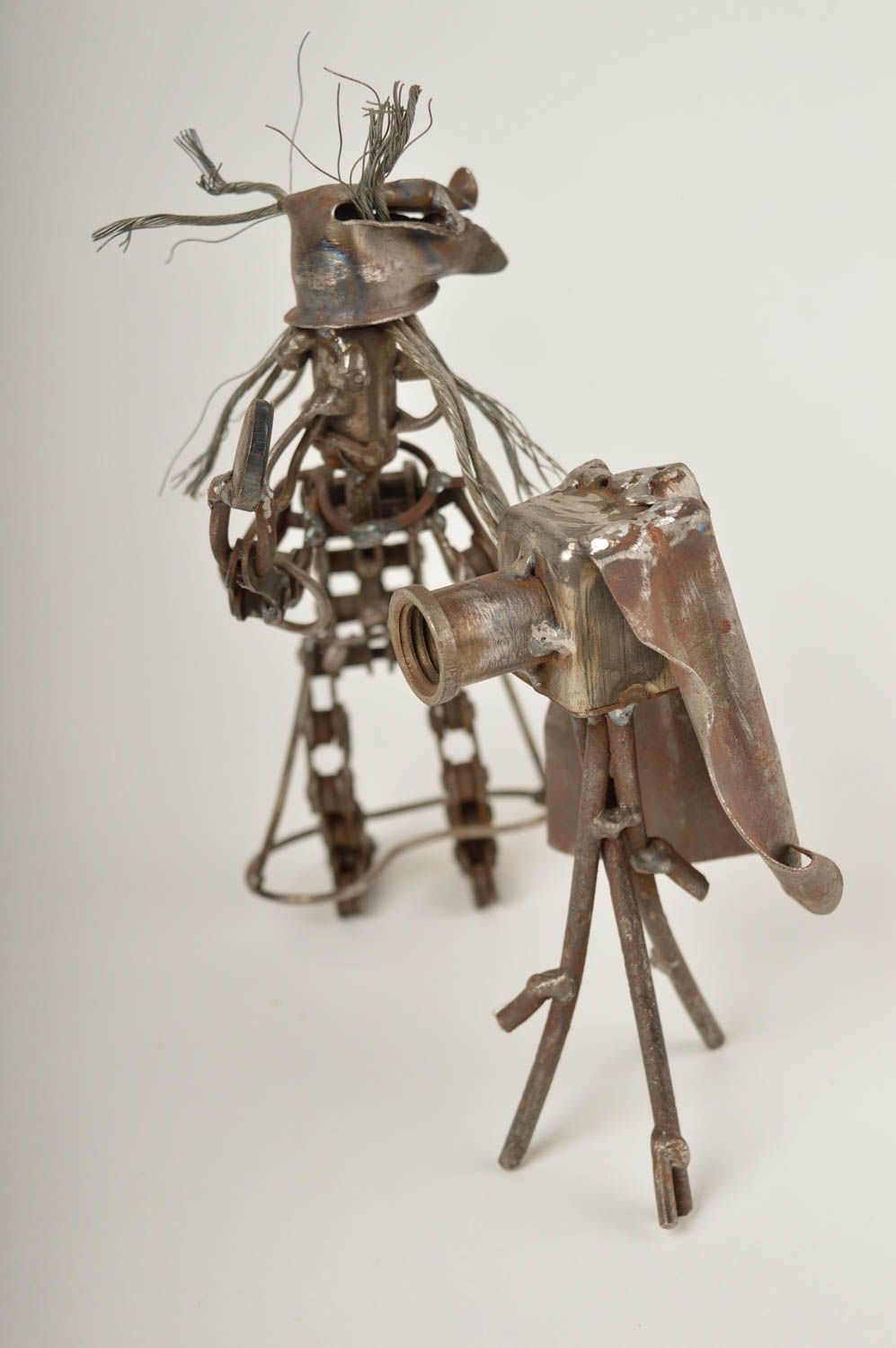 Figura decorativa hecha a mano artículos de metal objeto de decoración Fotógrafo foto 4
