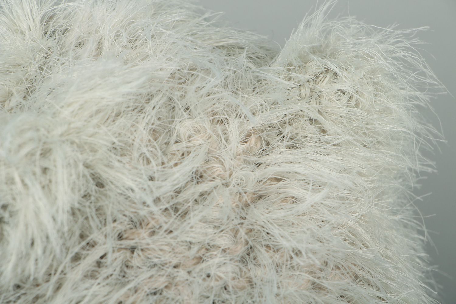 Gorro de punto de lana mezclada con piel artificial foto 5