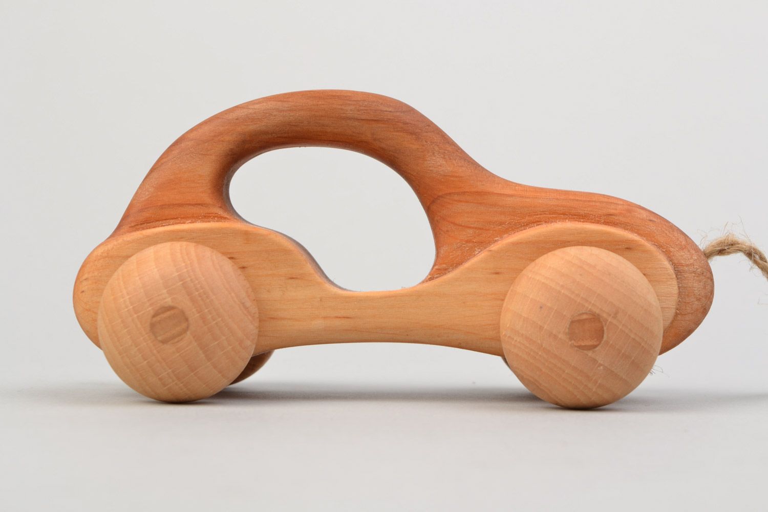 Handgemachtes ausbildendes Spielzeug zum Nachziehen Auto aus Holz für Kinder  foto 4