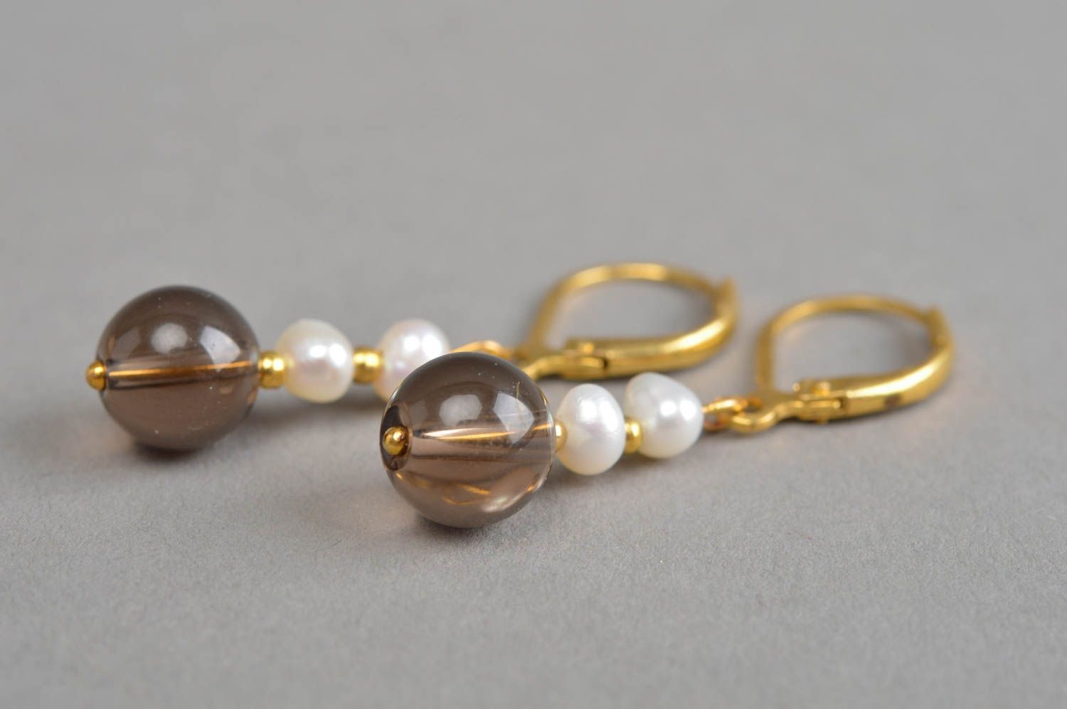 Boucles d'oreilles en quartz et perles d'eau douce faites main pendantes photo 2