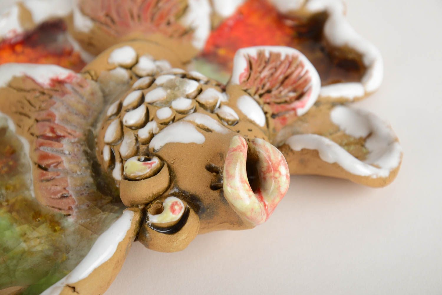 Керамическое панно в виде рыбки настенная подвеска ручной работы для декора фото 4