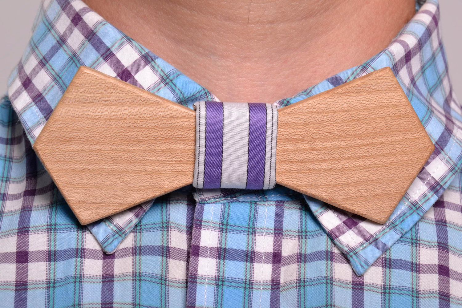 Деревянный галстук-бабочка с платком фото 5