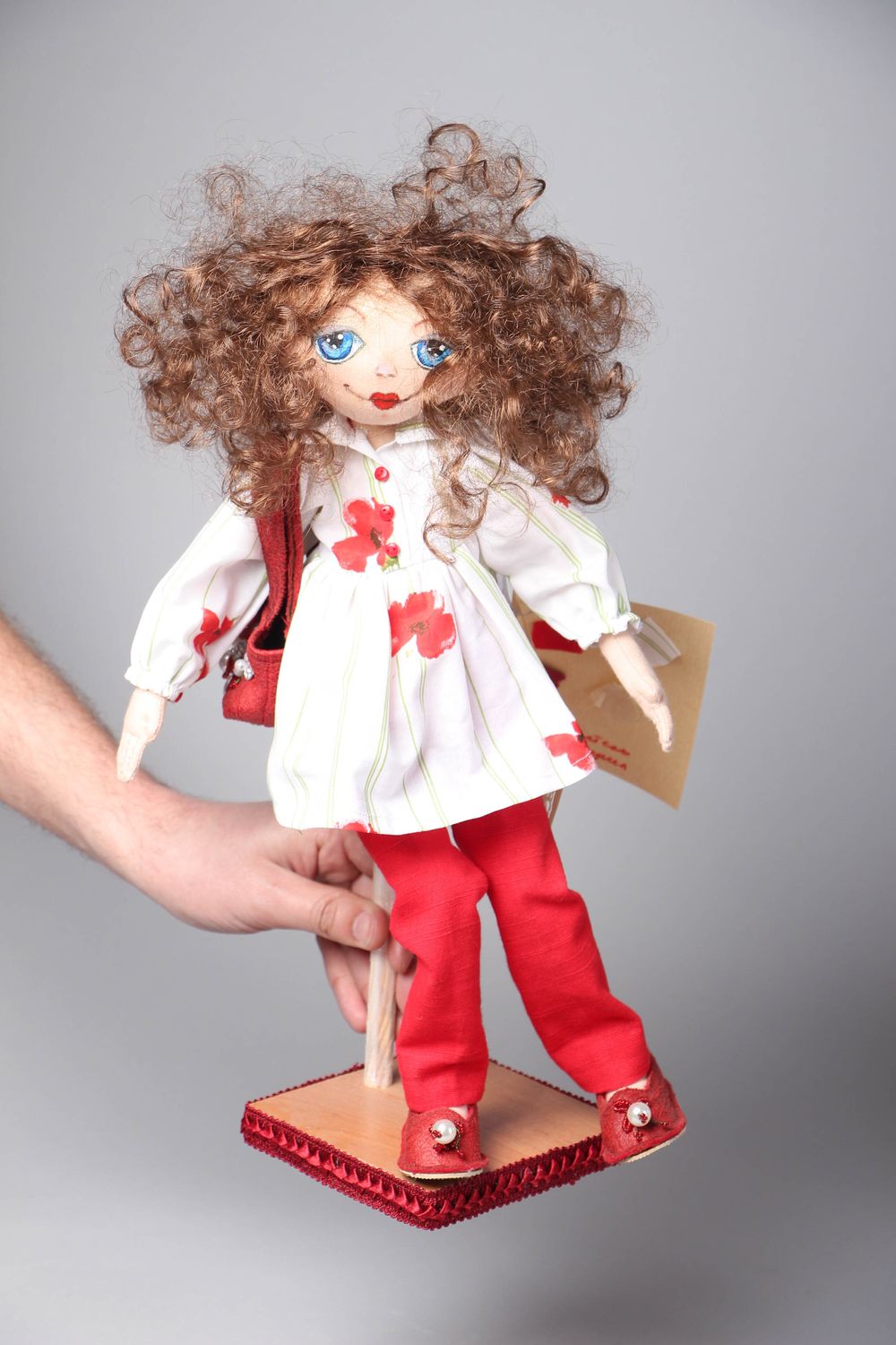 Авторская кукла на подставке тканевая Сашка-кудряшка фото 4