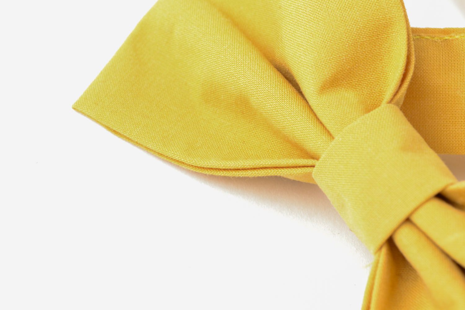 Текстильный галстук-бабочка горчичный фото 4