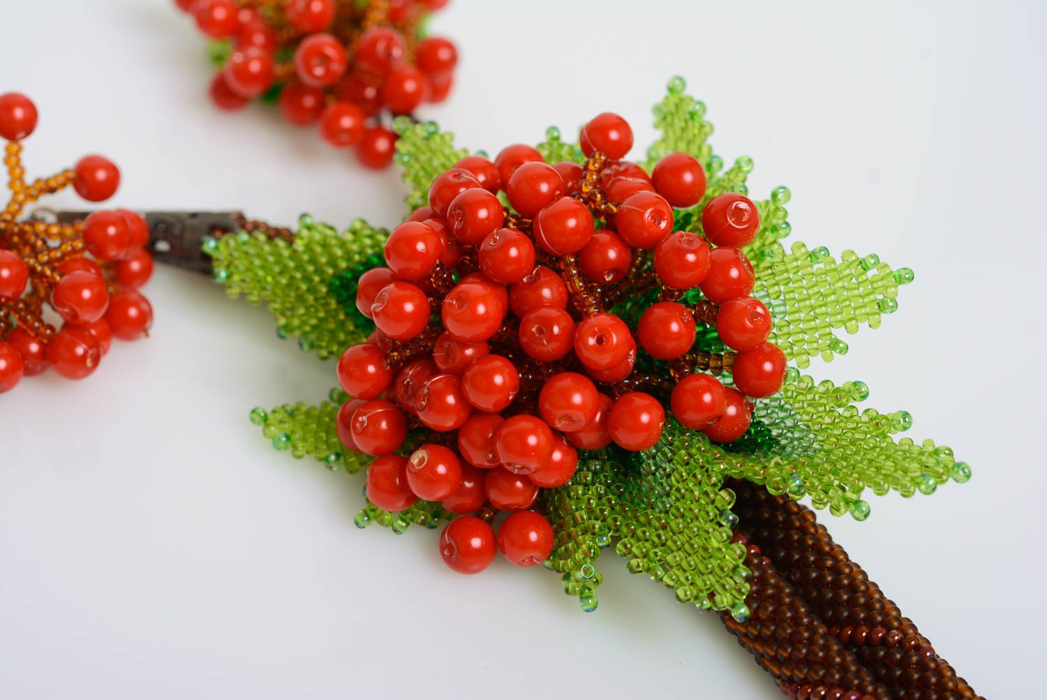 Handmade Collier Litze aus Glasperlen in Rot und Braun stilvoll für Frauen  foto 2