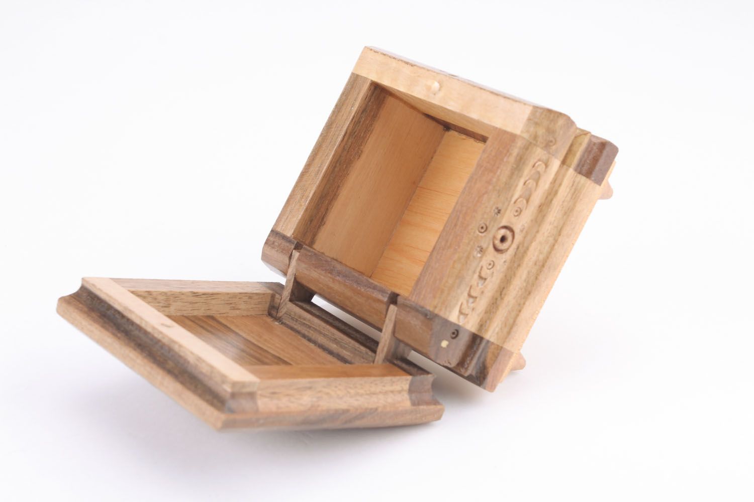 Квадратная деревянная шкатулка фото 3