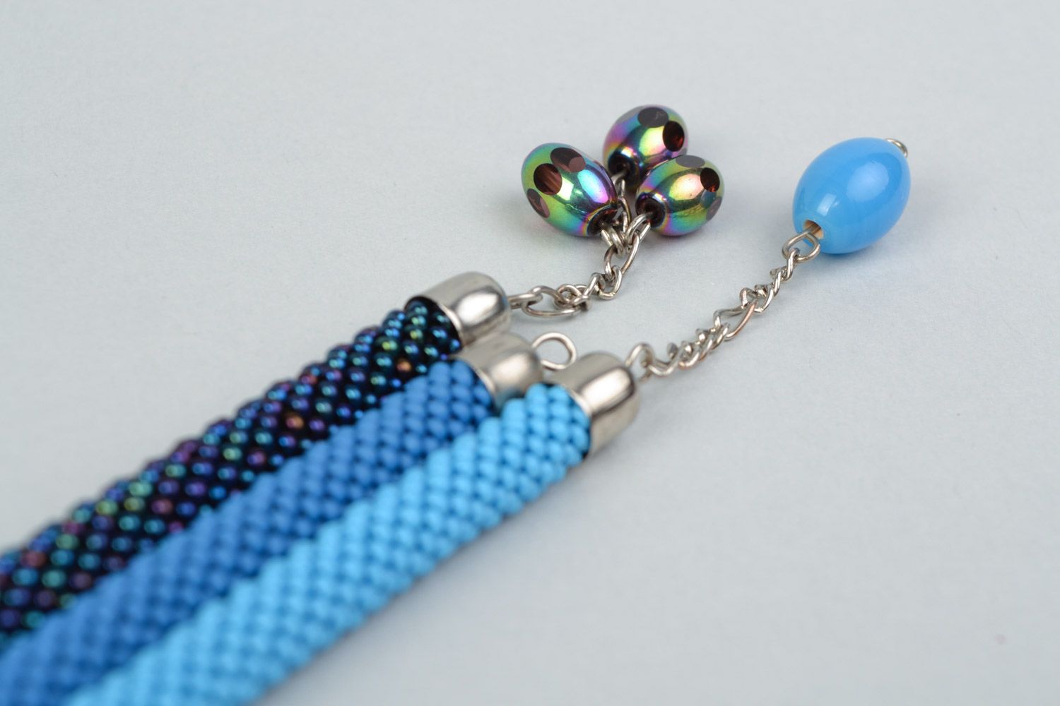 Trois bracelets crochetés en perles de rocaille tchèques bleus faits main photo 5