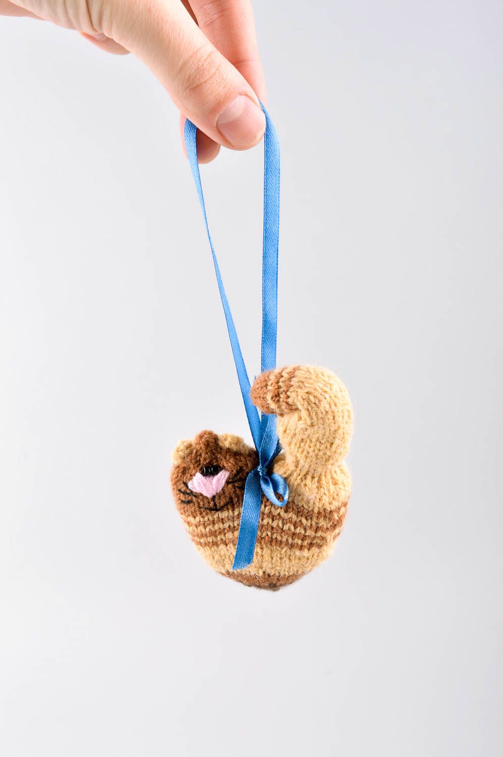 Игрушка крючком ручной работы елочная игрушка декоративная подвеска котик фото 4