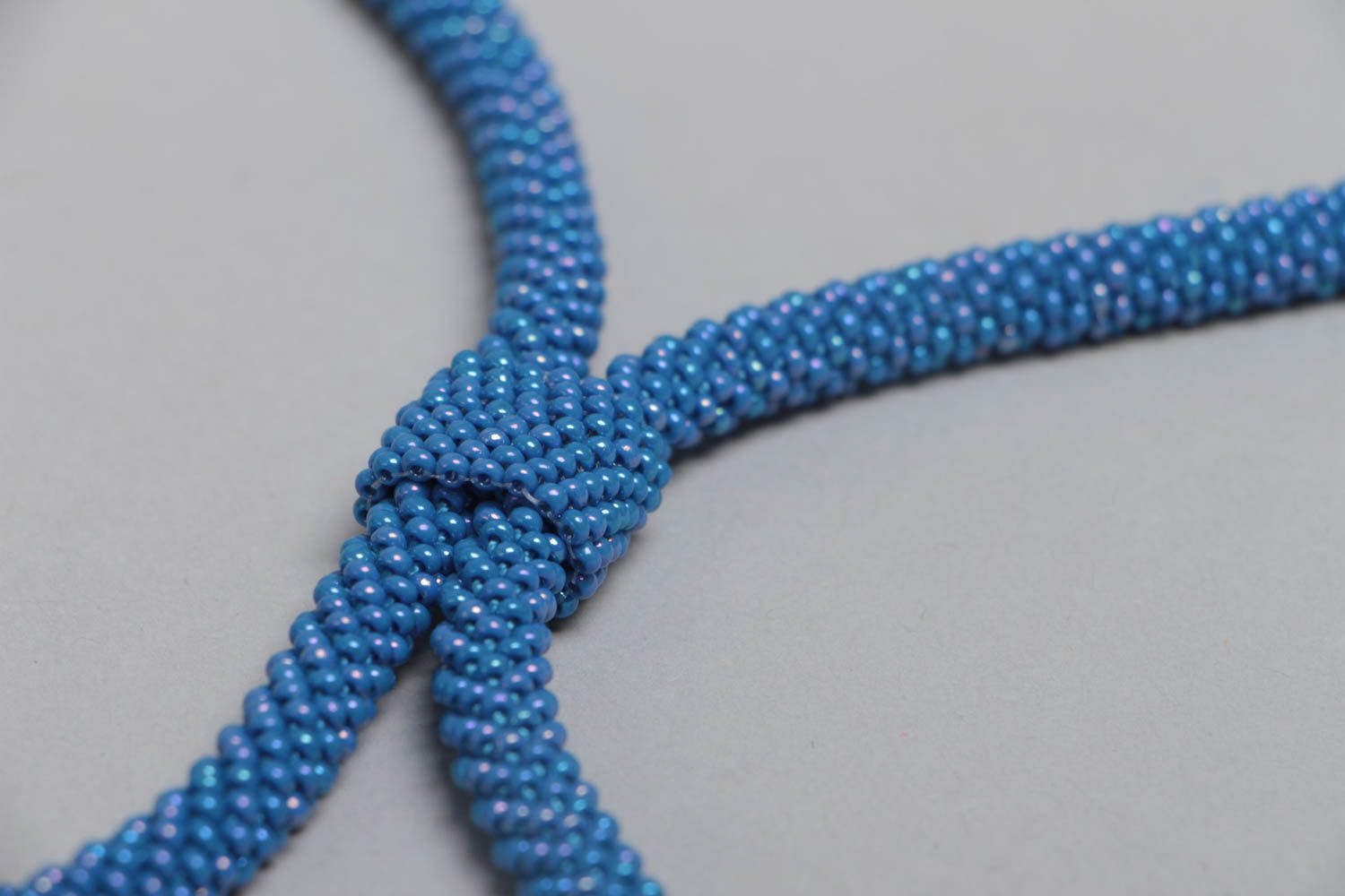 Collier sautoir en perles de rocaille tchèques bleu fait main original stylé photo 3