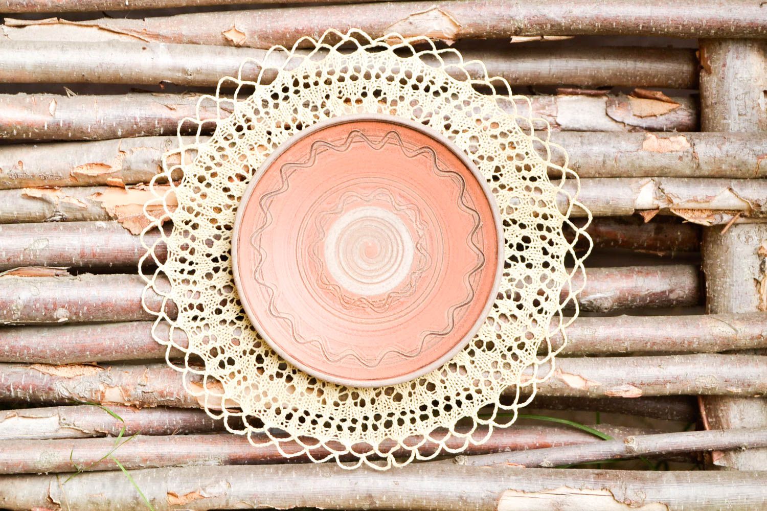 Керамическая тарелка ручной работы красивая посуда из глины декор для дома фото 1